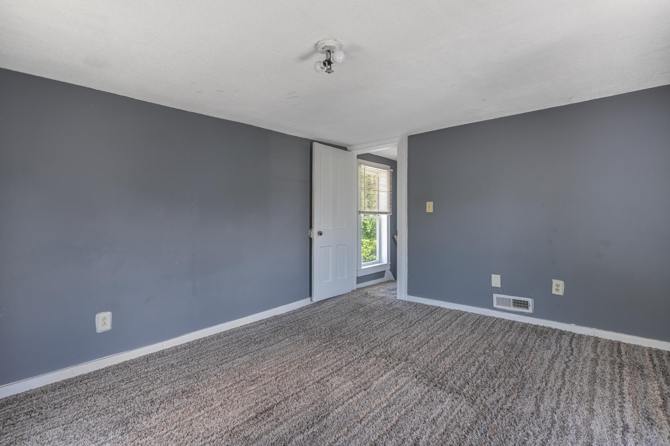 2484 Hilltop, Springfield, Ohio 45503