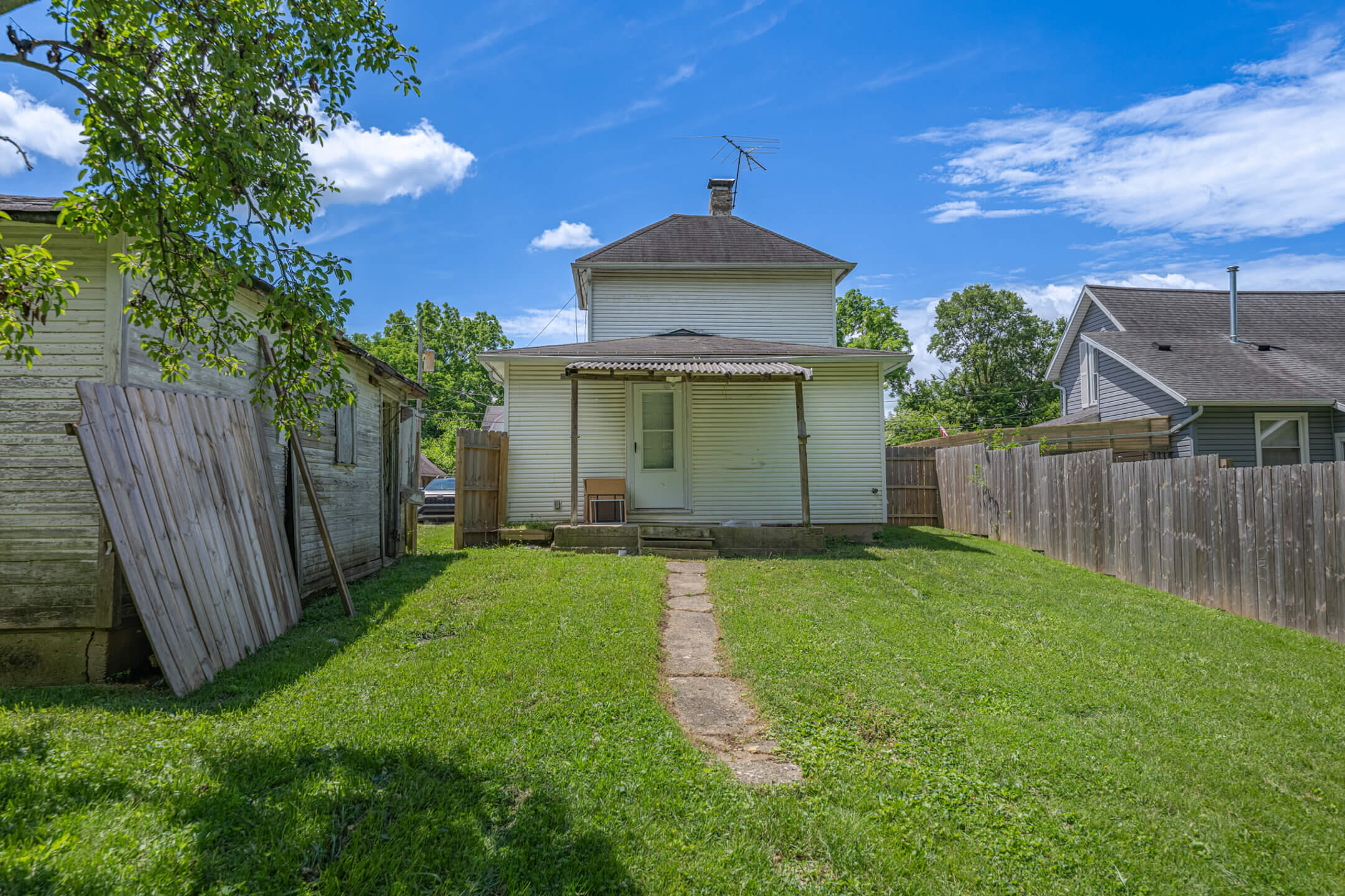 2484 Hilltop, Springfield, Ohio 45503