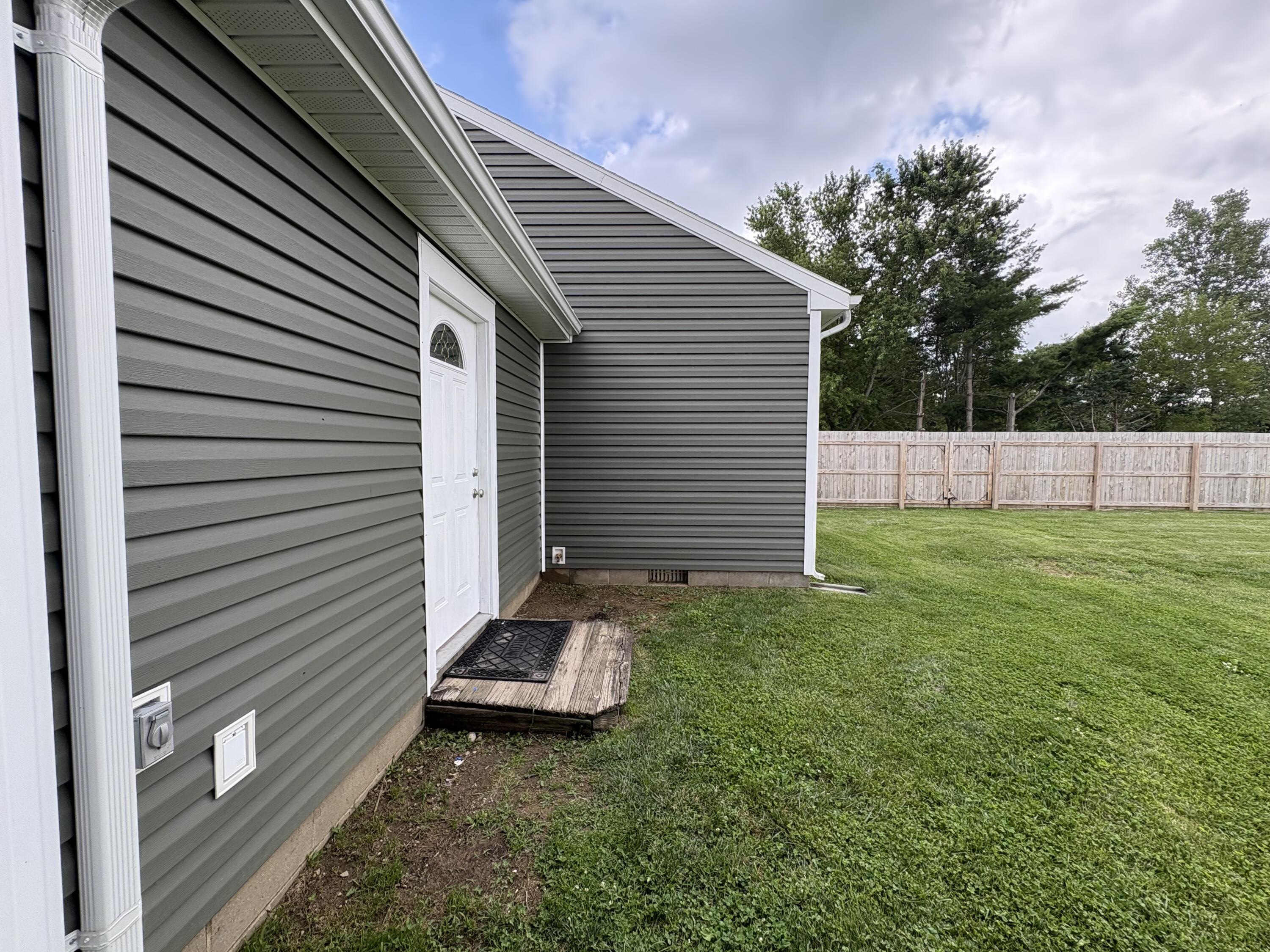 5377 Beard, Springfield, Ohio 45502