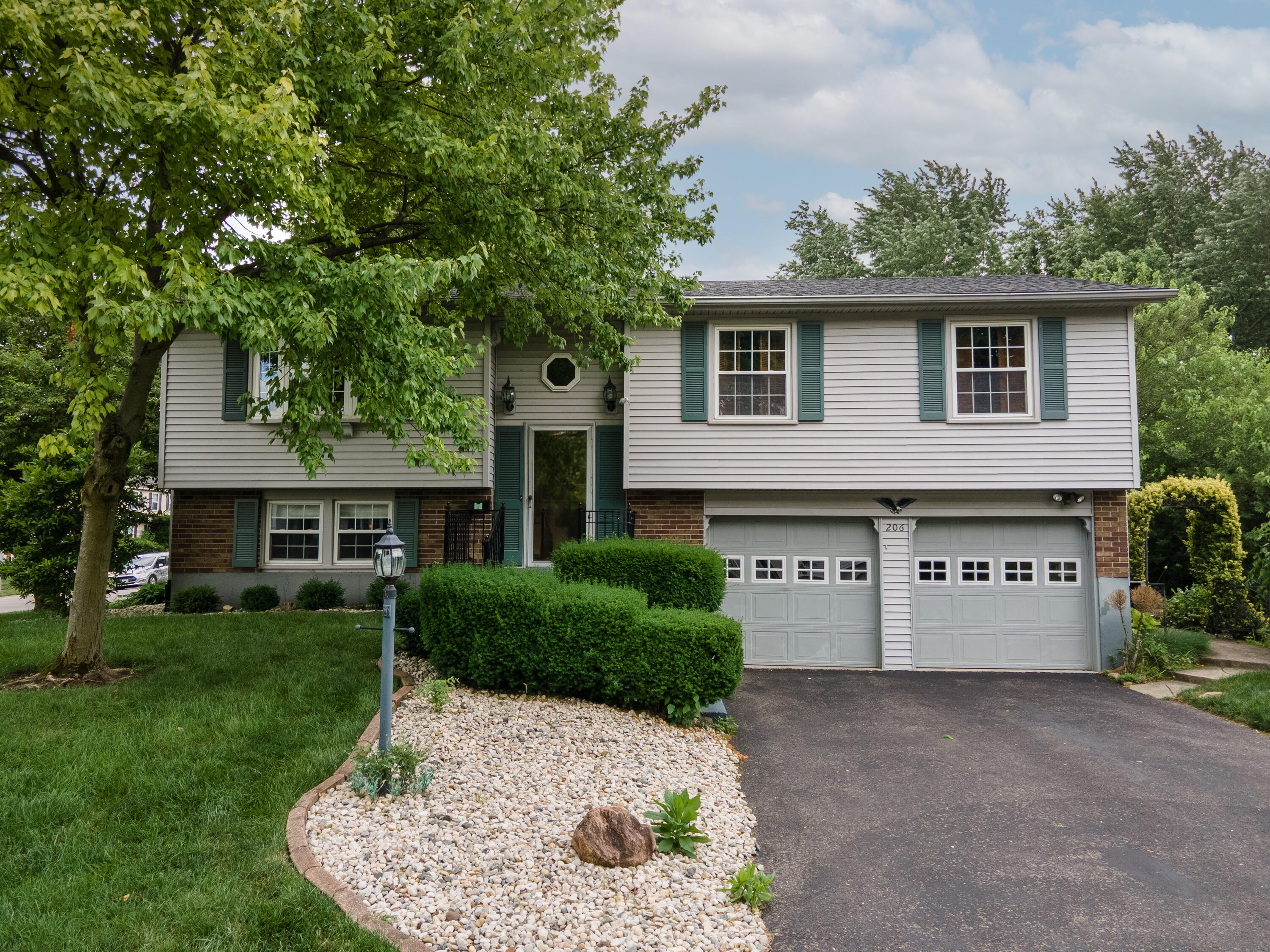 206 Brookwood, Englewood, Ohio 45322