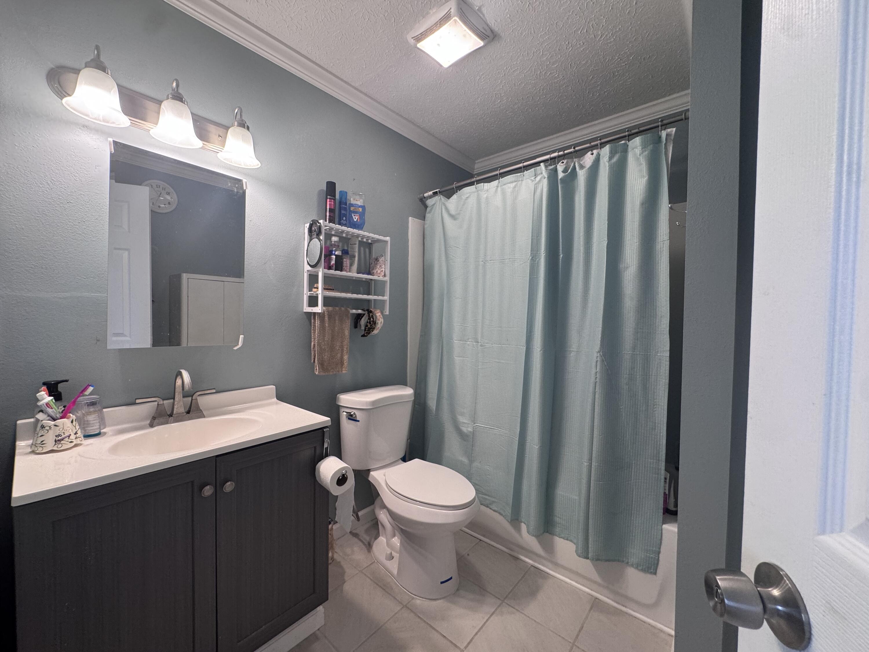 1112 Hillcrest, Springfield, Ohio 45504