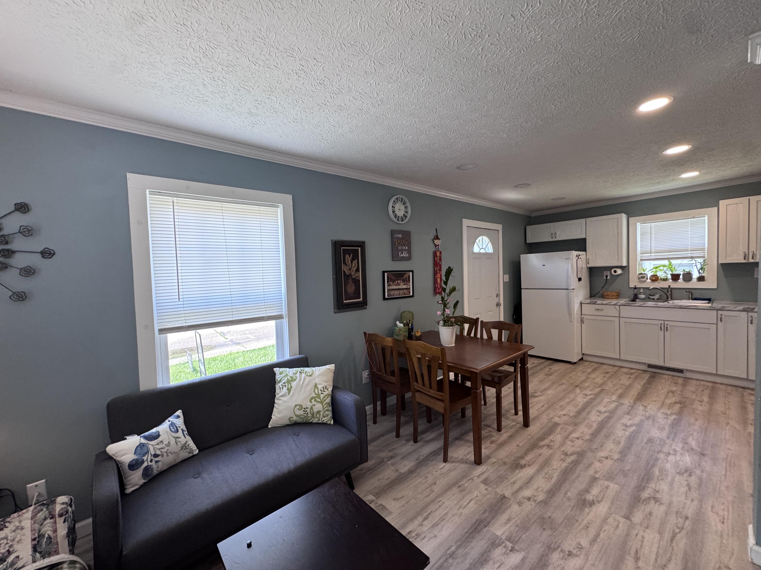 1112 Hillcrest, Springfield, Ohio 45504