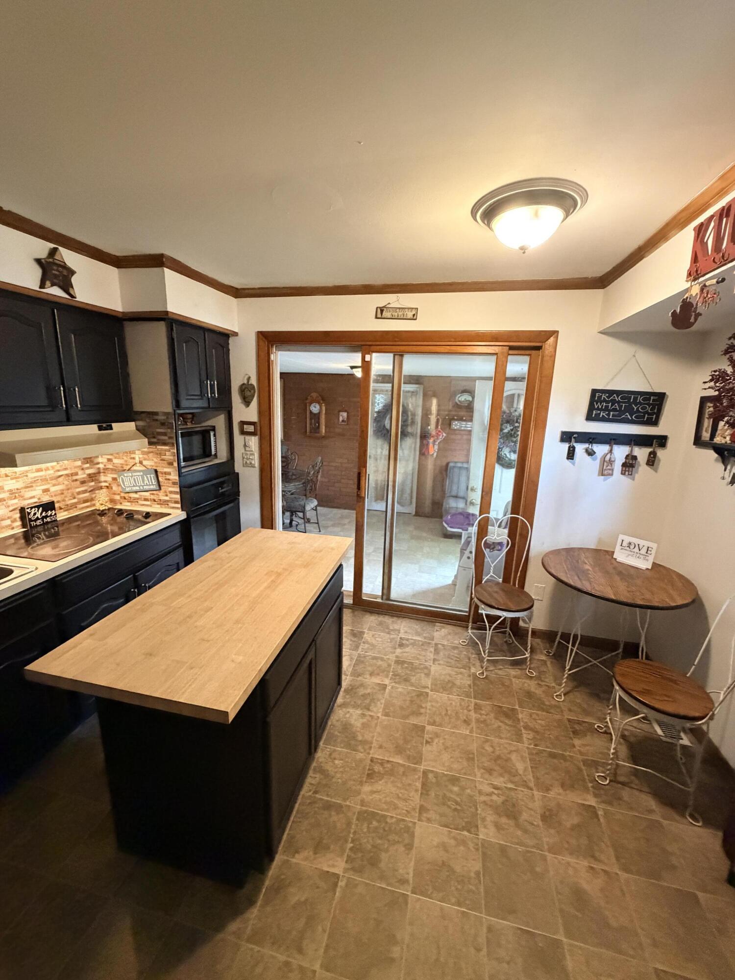 100 Inwood, West Jefferson, Ohio 43162