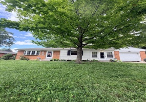 100 Inwood, West Jefferson, Ohio 43162, 3 Bedrooms Bedrooms, ,1 BathroomBathrooms,Residential,For Sale,Inwood,1046492