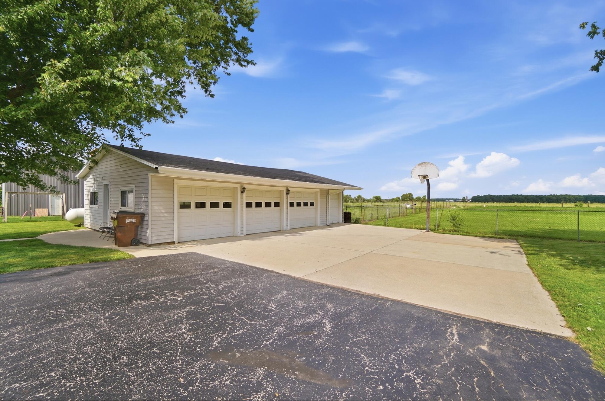 10435 Bradford Bloomer, Covington, Ohio 45318