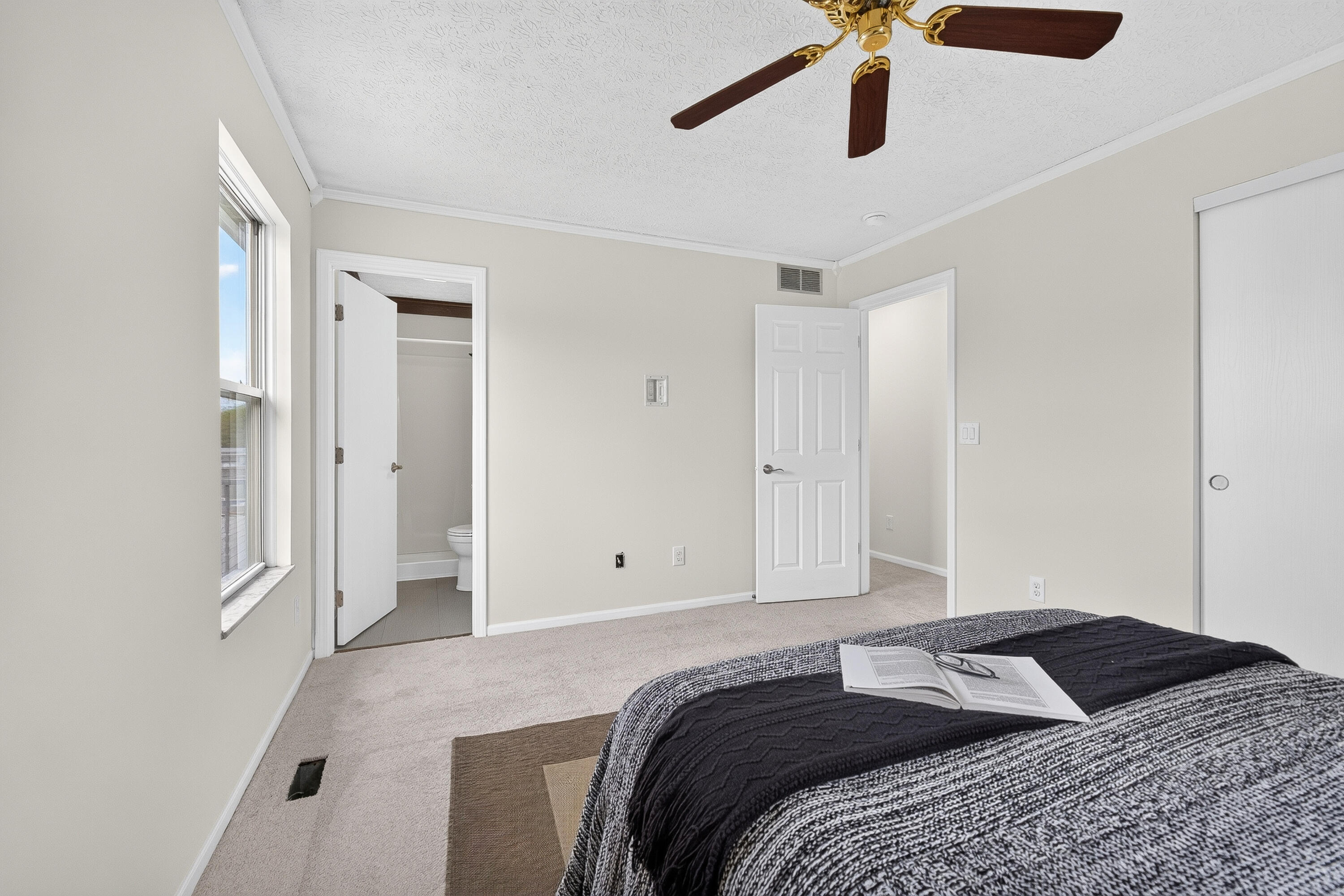 56 Ashton, Ashville, Ohio 43103