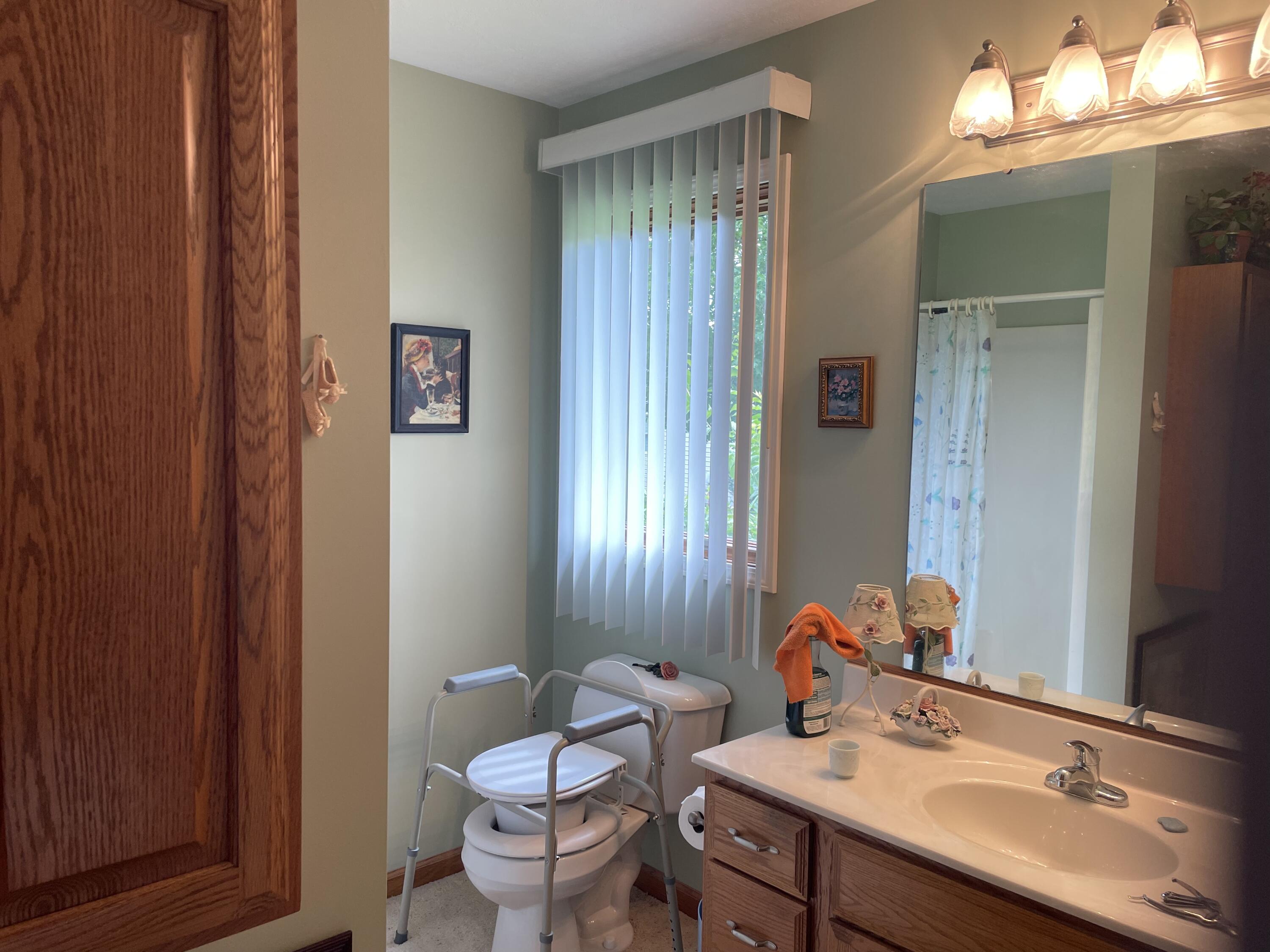1554 Westlake, Sidney, Ohio 45365