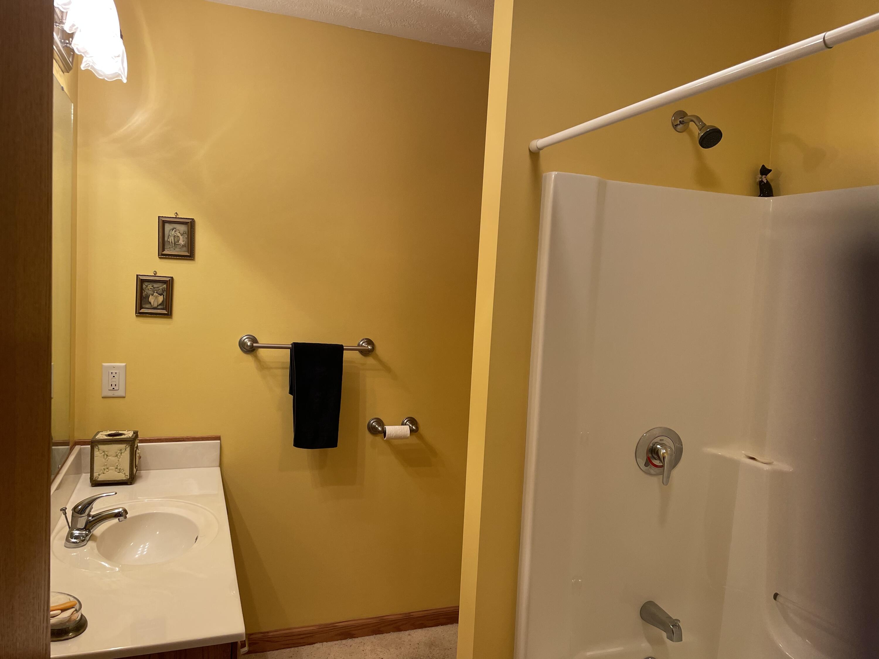 1554 Westlake, Sidney, Ohio 45365
