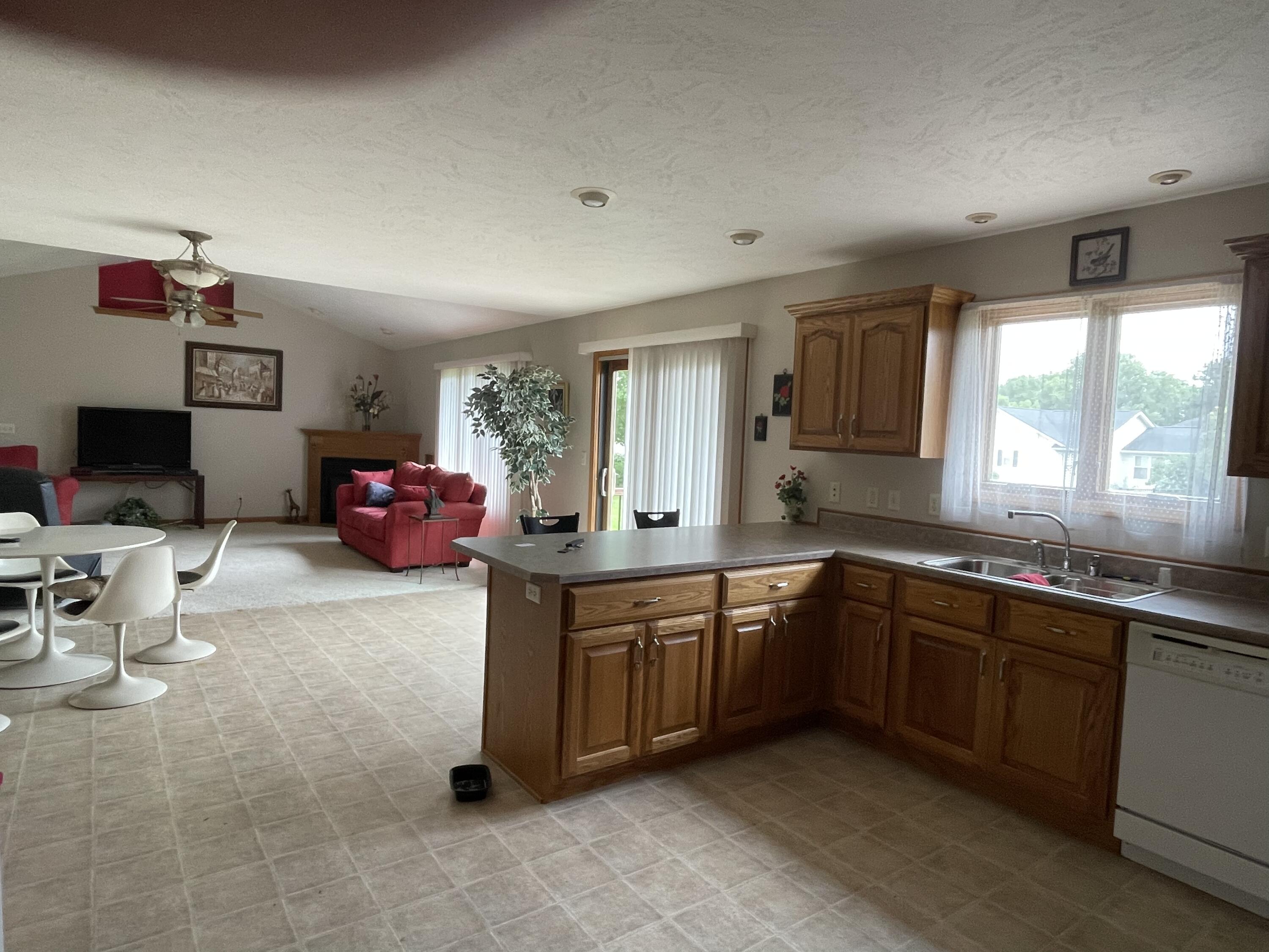 1554 Westlake, Sidney, Ohio 45365