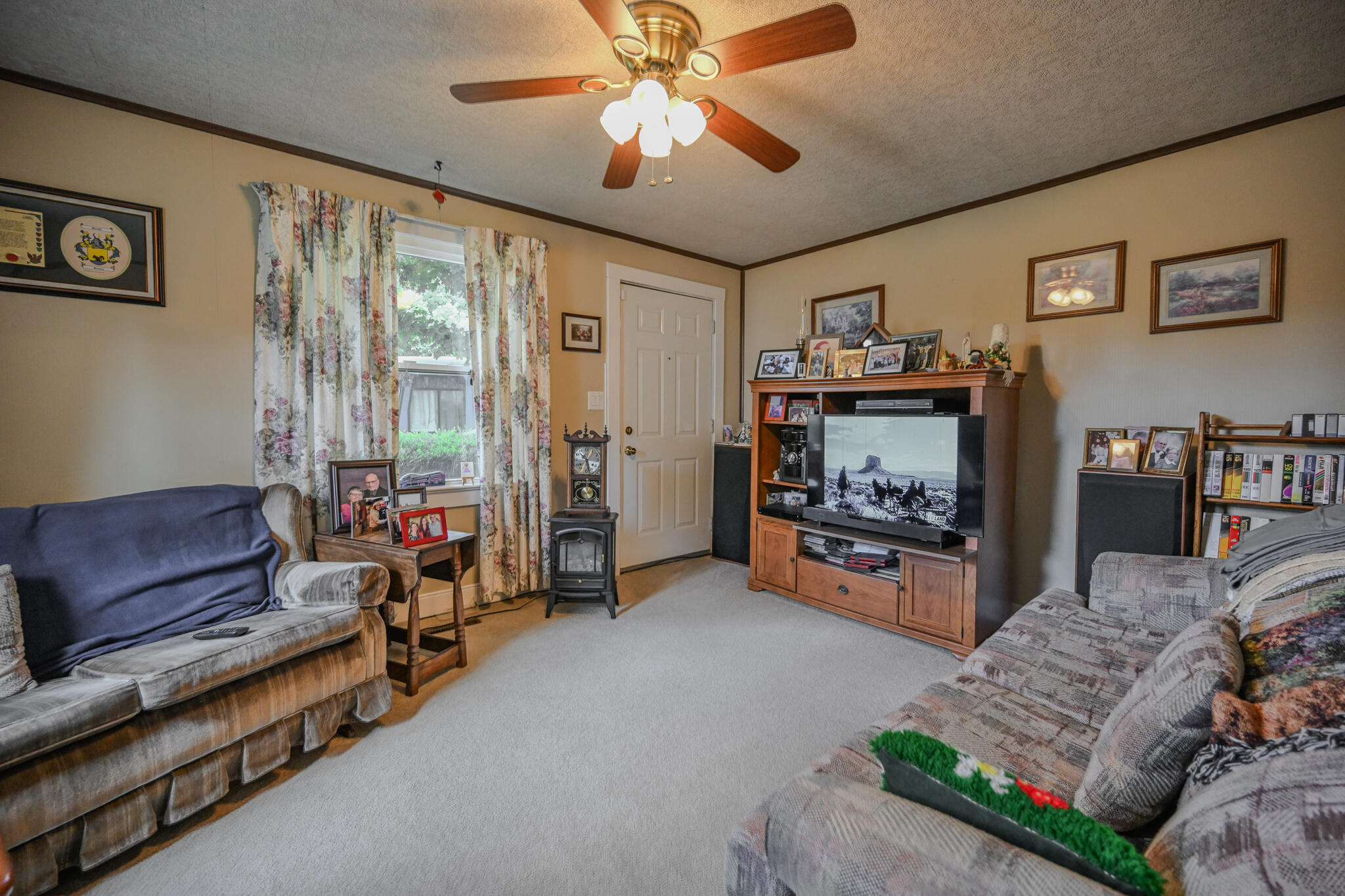 1302 Yellow Springs, Springfield, Ohio 45504