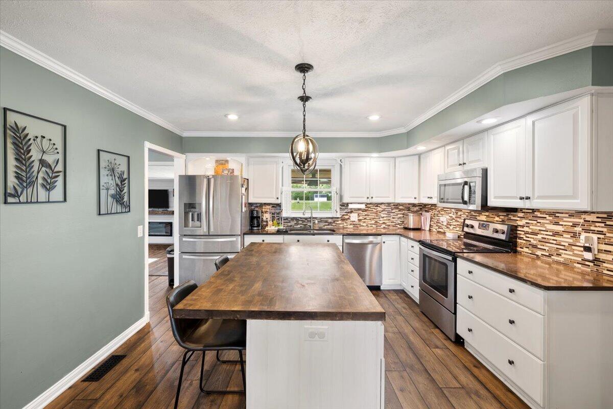 Debra, Botkins, Ohio 45306