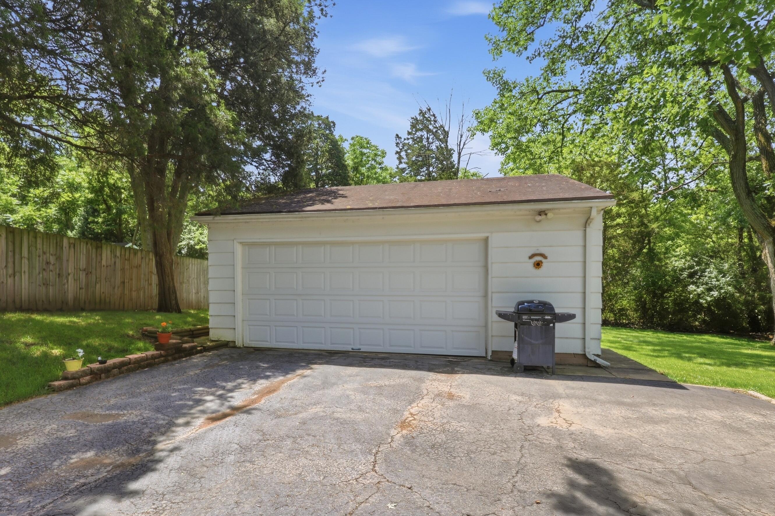 3059 Troehler, Springfield, Ohio 45505