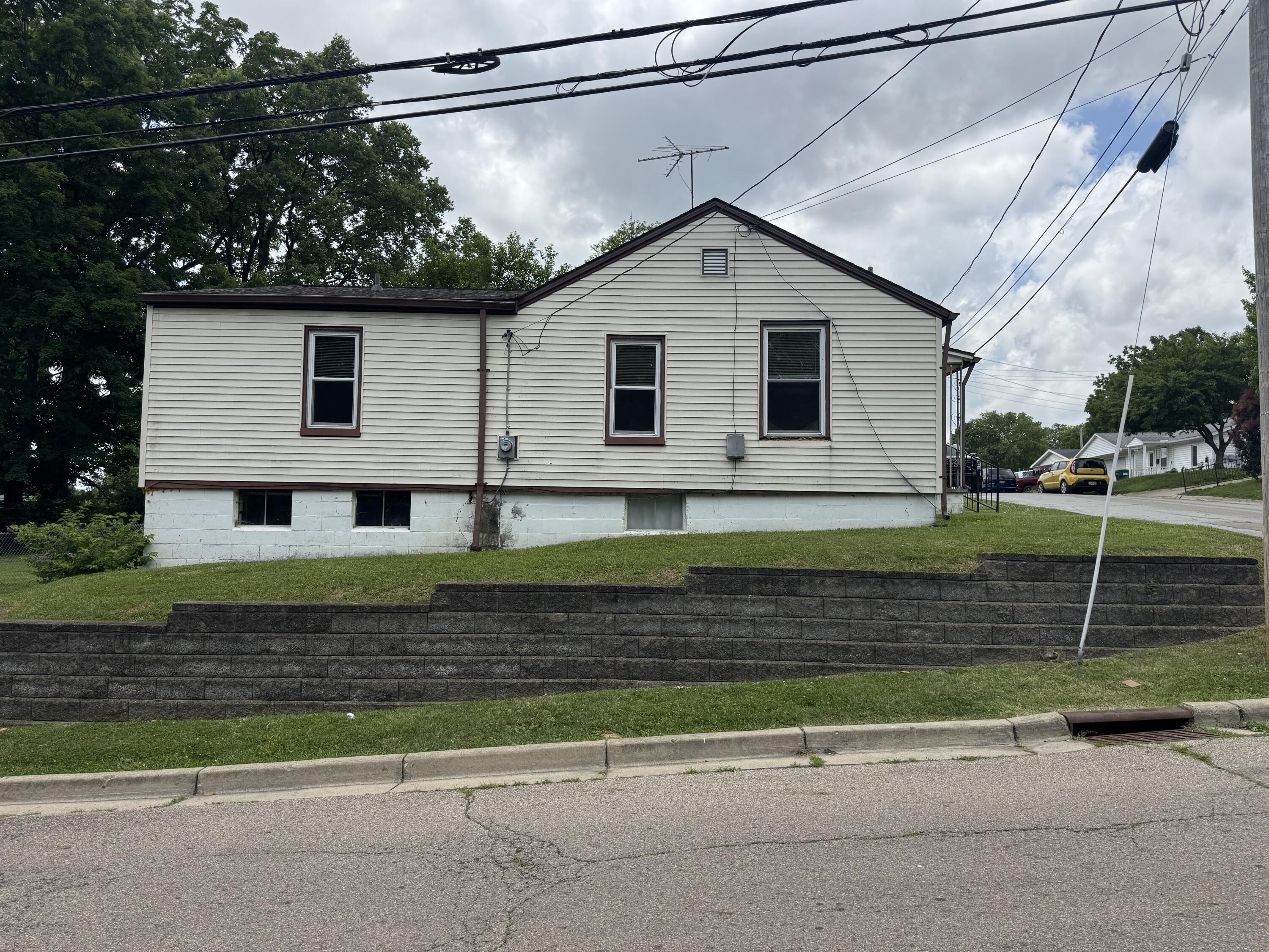 1355 Emery, Springfield, Ohio 45504