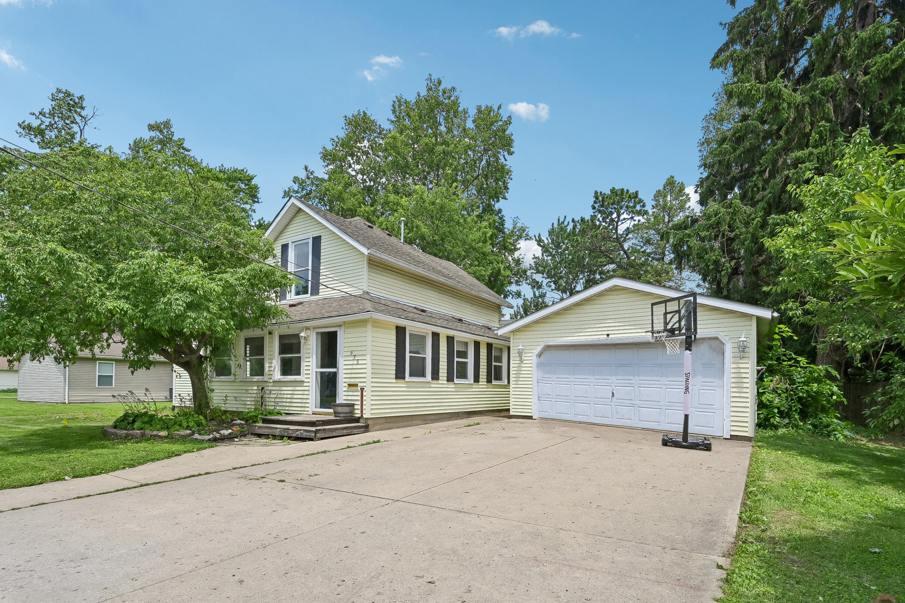638 Light, Urbana, Ohio 43078