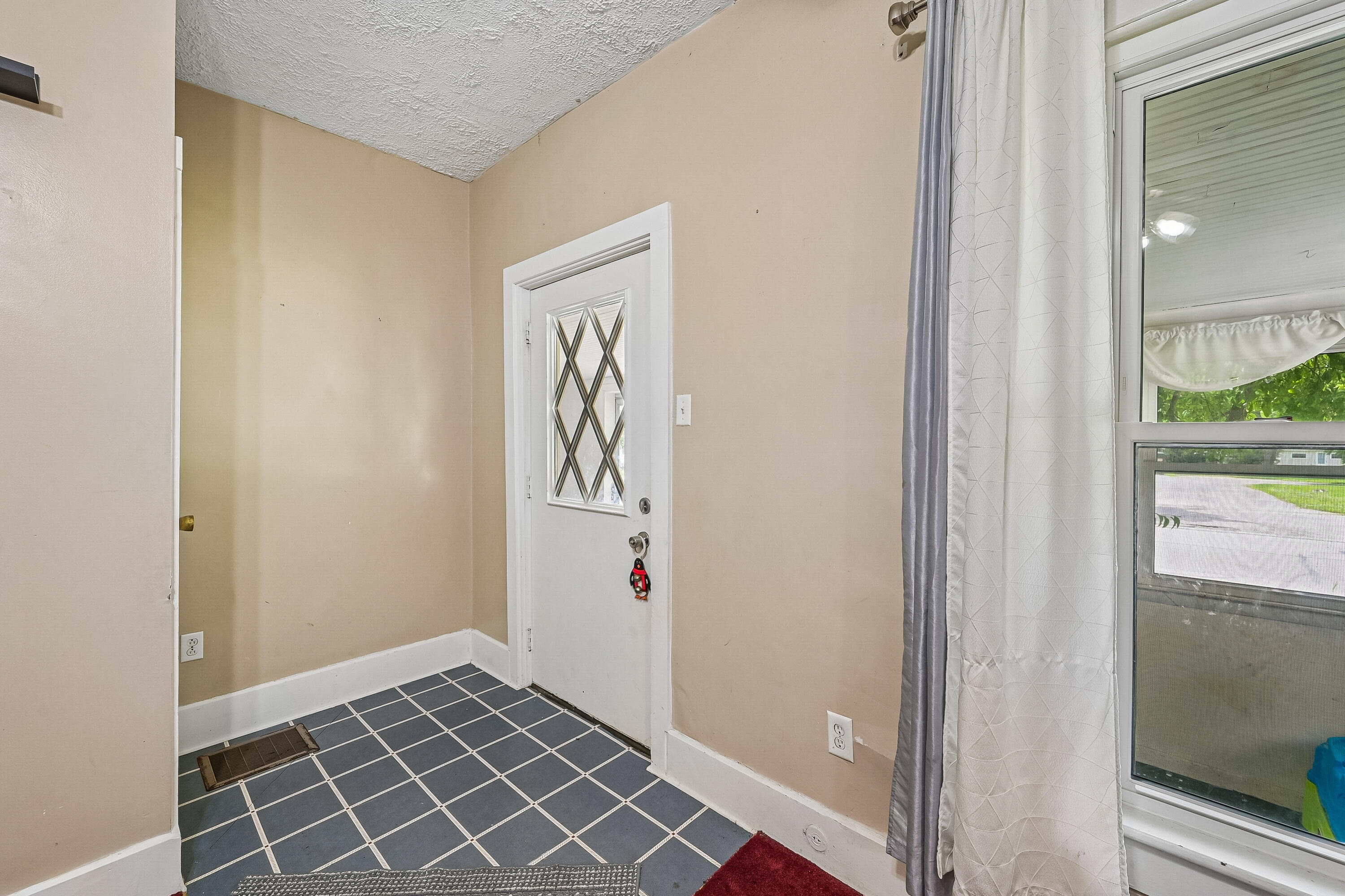 638 Light, Urbana, Ohio 43078
