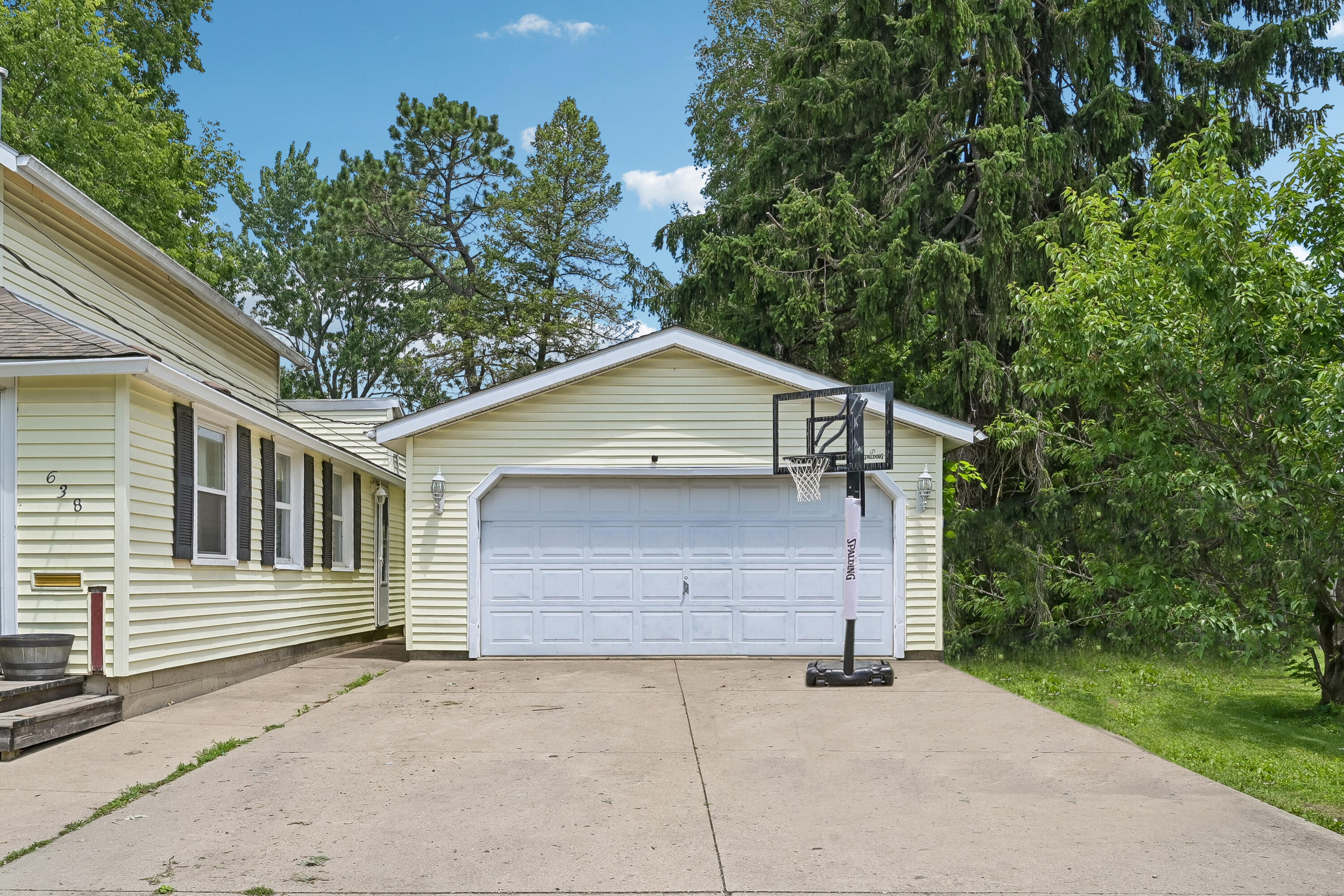638 Light, Urbana, Ohio 43078