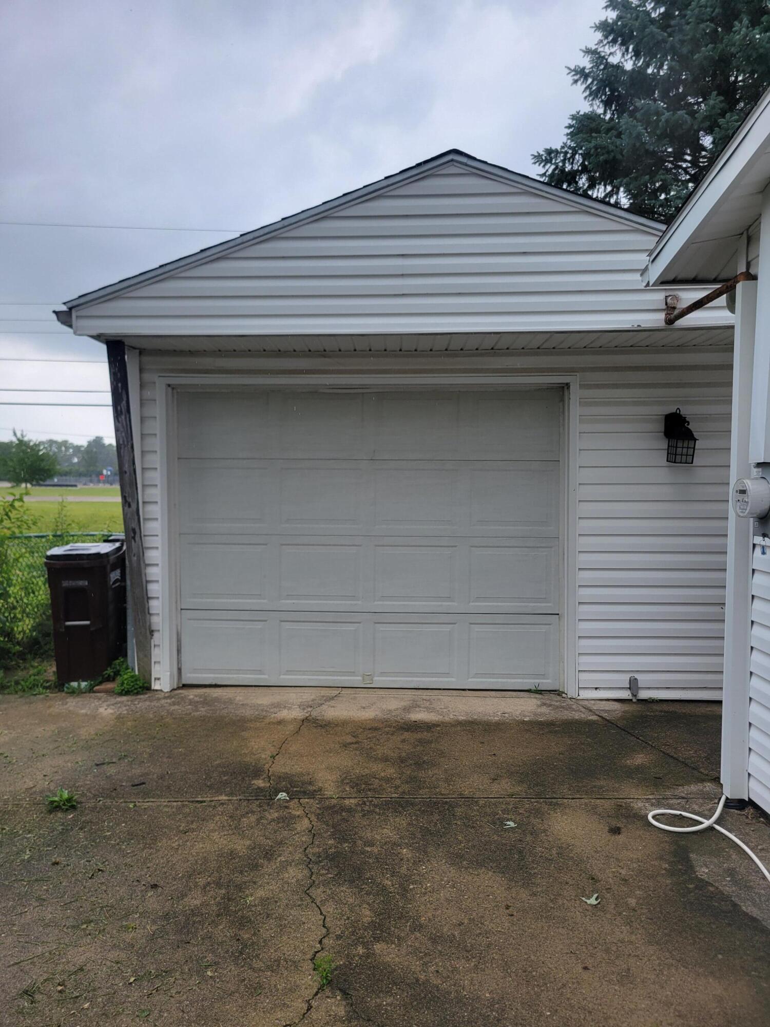 307 Drake, New Carlisle, Ohio 45344