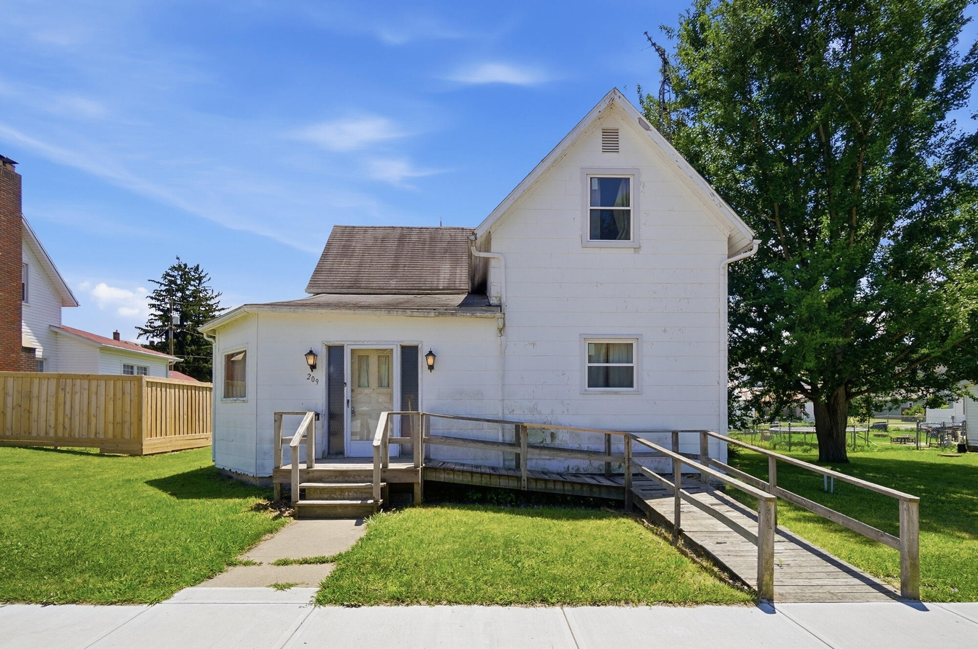 209 Plum, Saint Paris, Ohio 43072