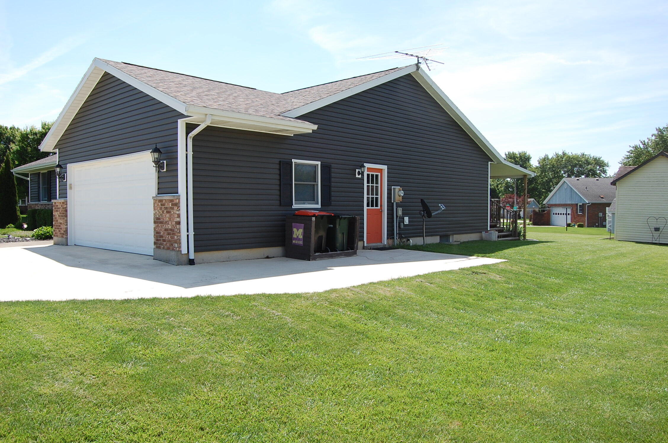 910 Baker, Versailles, Ohio 45380