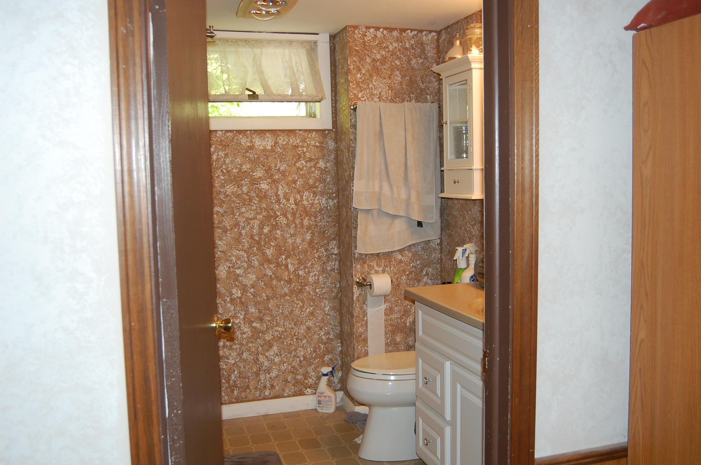 910 Baker, Versailles, Ohio 45380