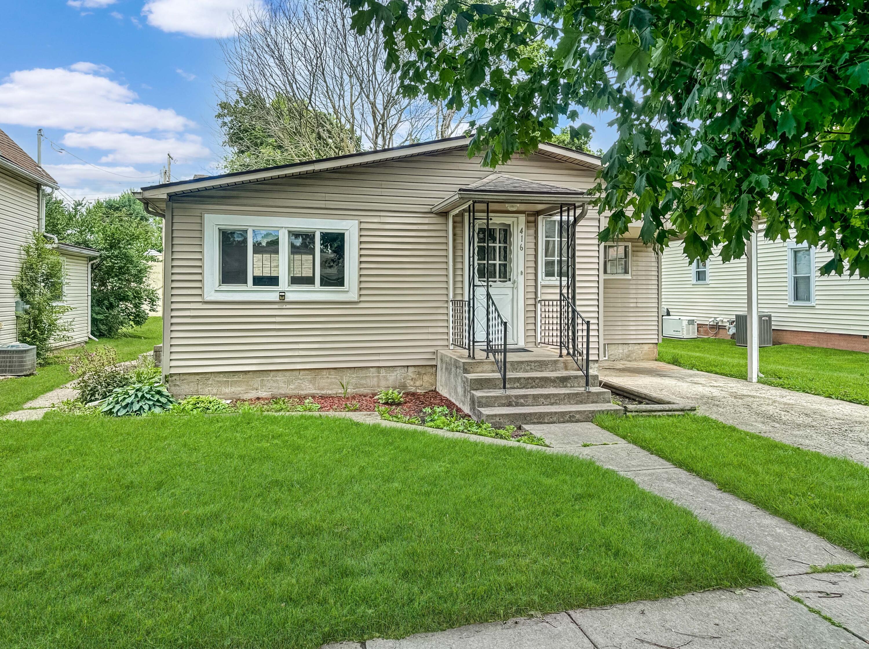 416 Newell, West Liberty, Ohio 43357