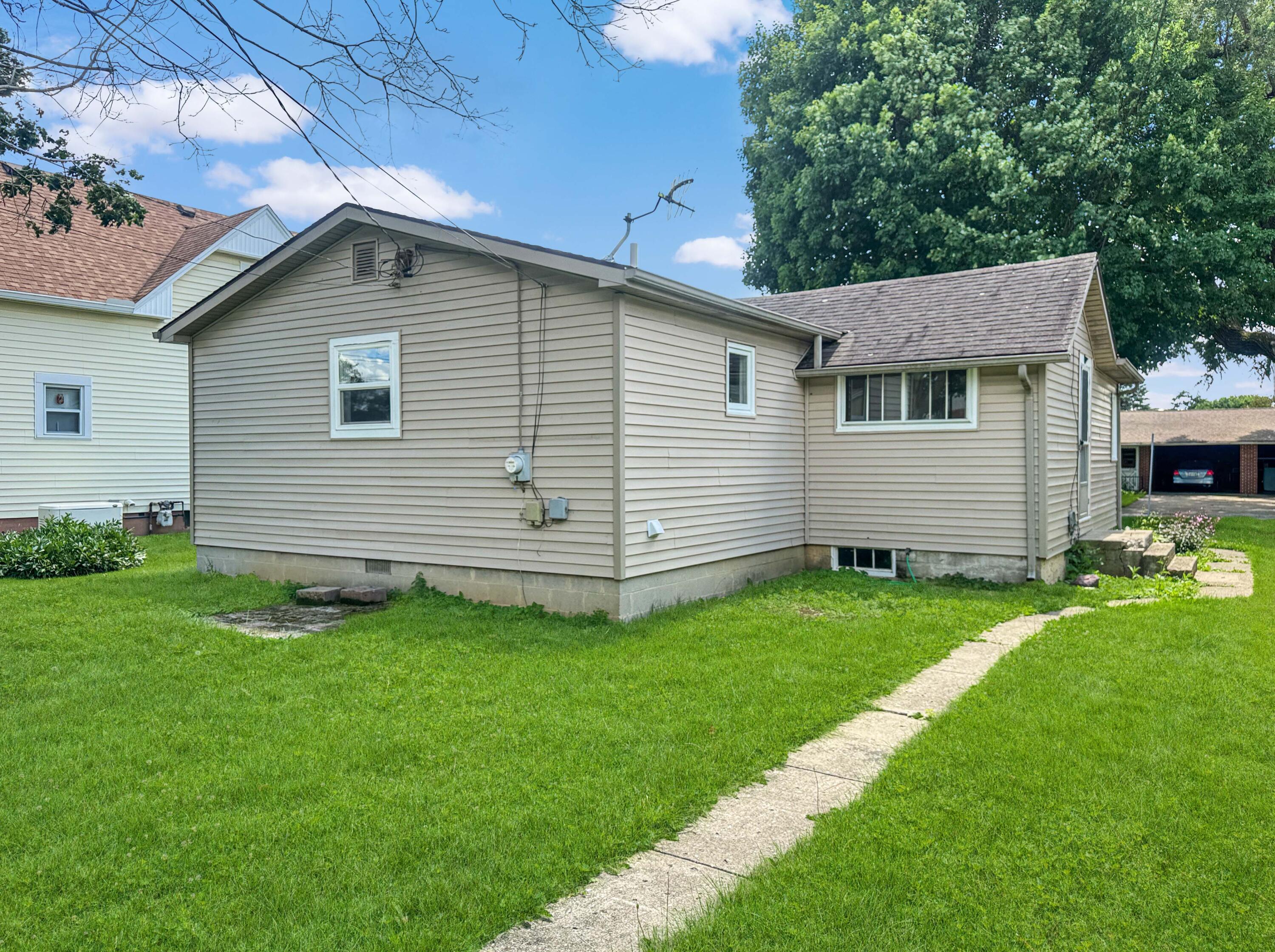 416 Newell, West Liberty, Ohio 43357
