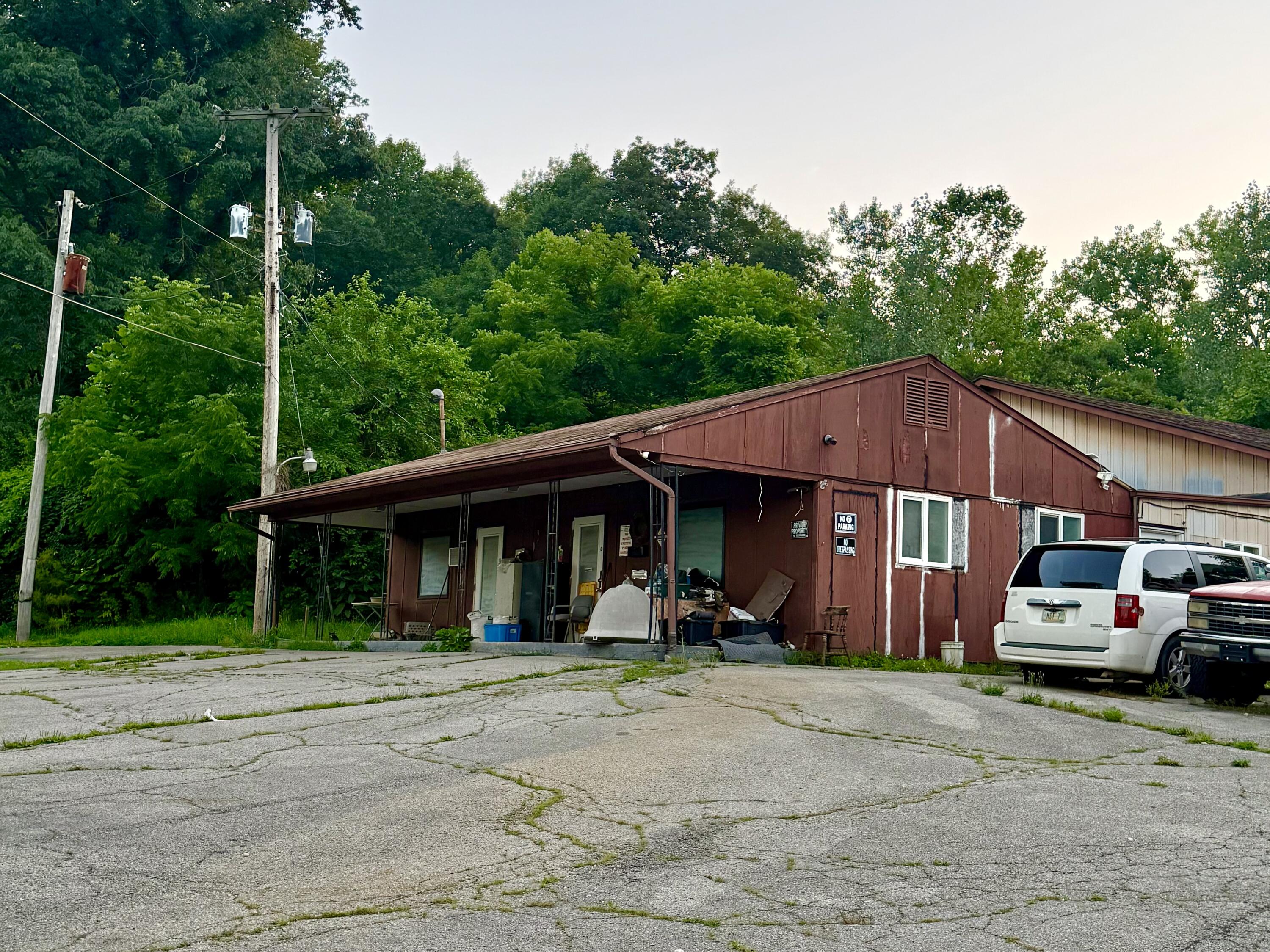 925 Upper Valley, Springfield, Ohio 45504