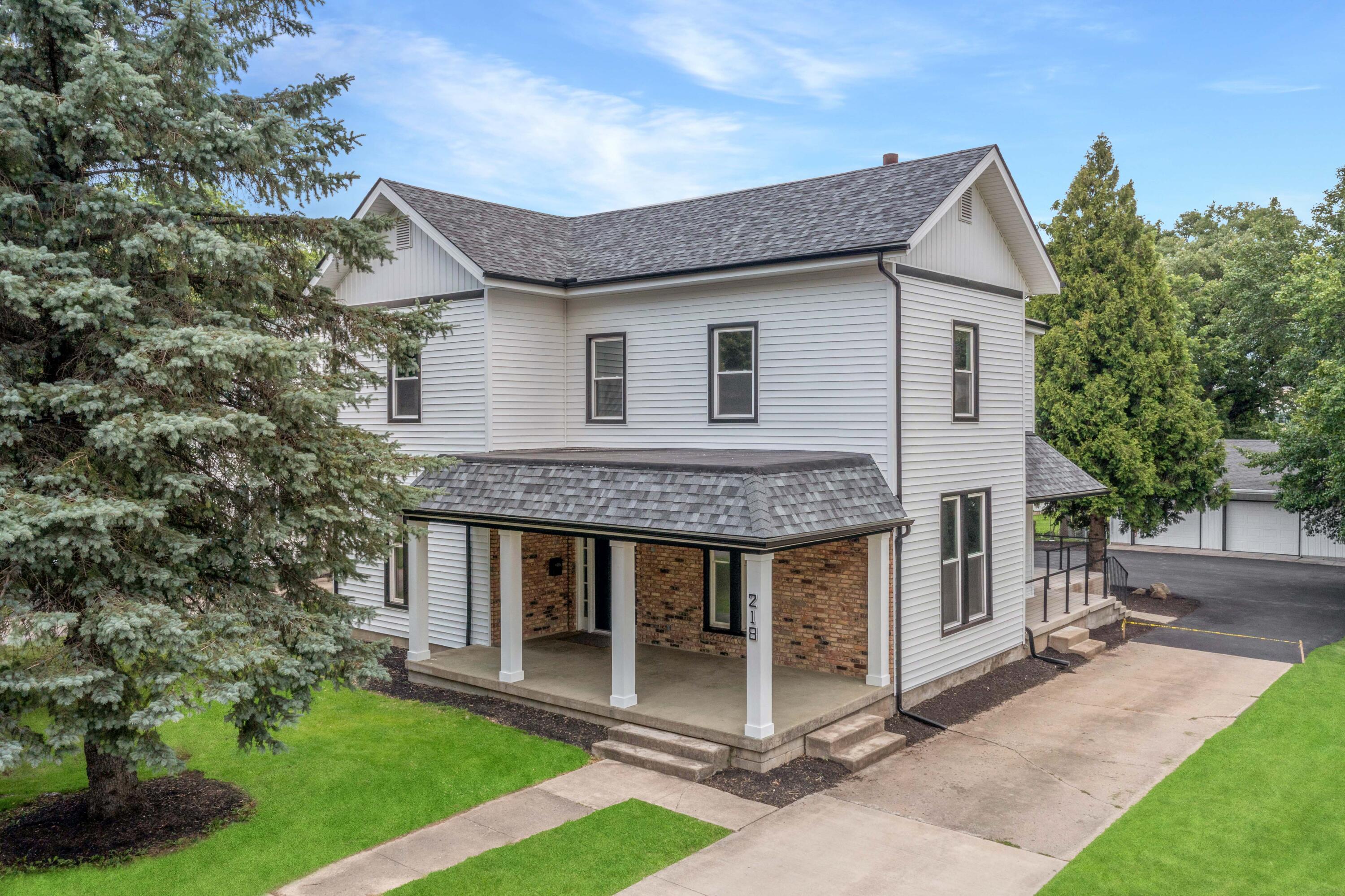 218 Main, Mechanicsburg, Ohio 43044