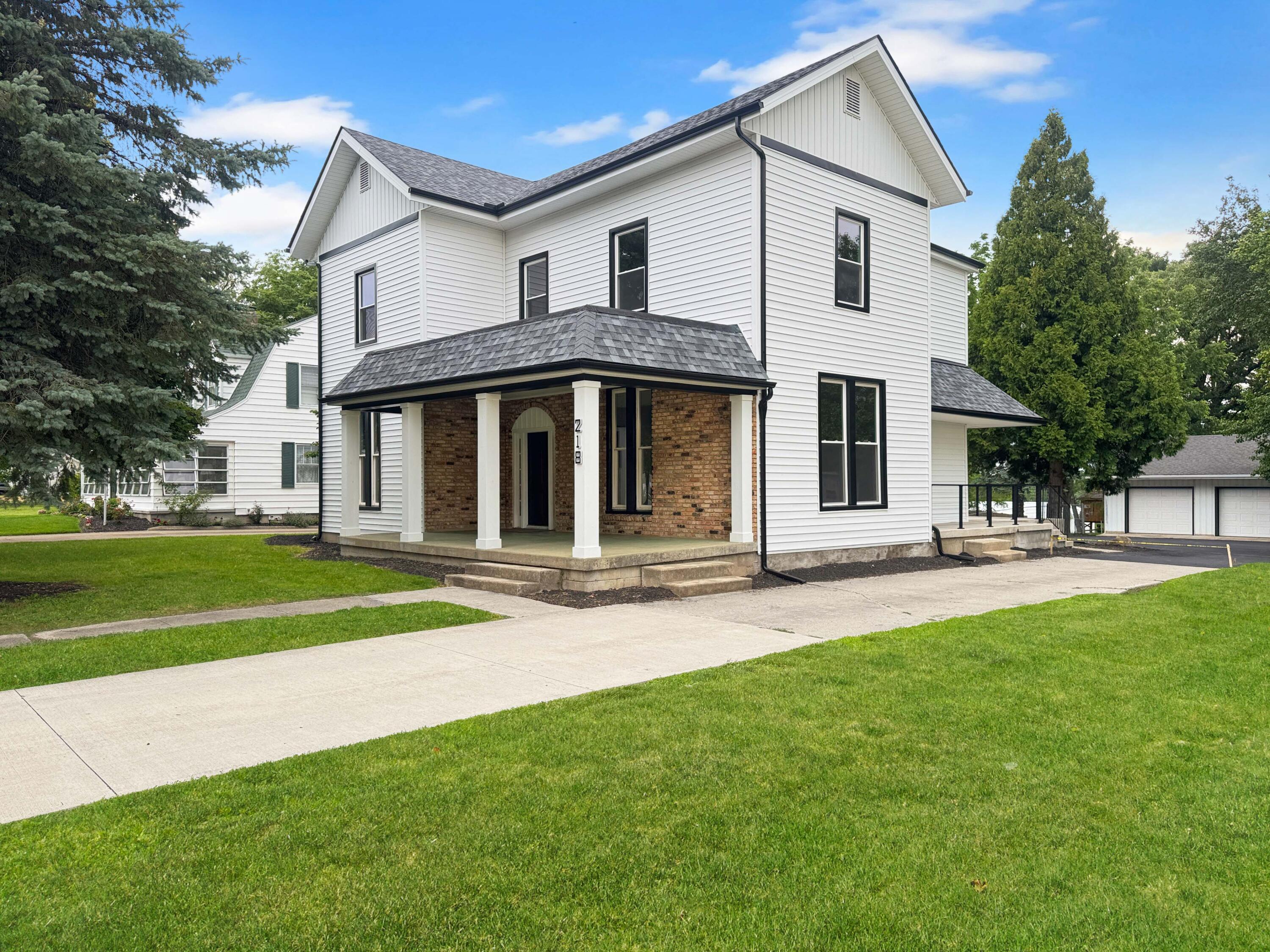 218 Main, Mechanicsburg, Ohio 43044