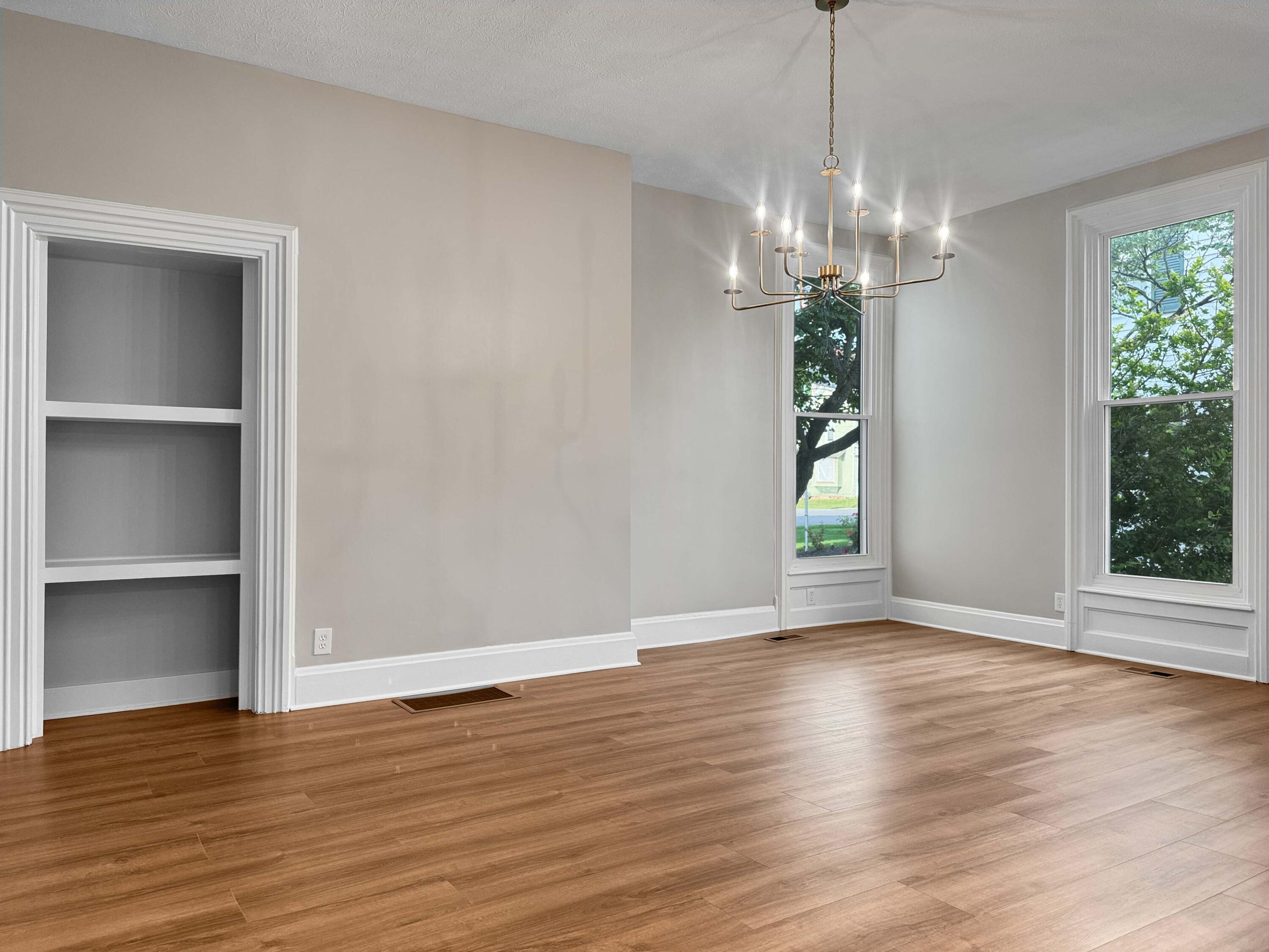 218 Main, Mechanicsburg, Ohio 43044