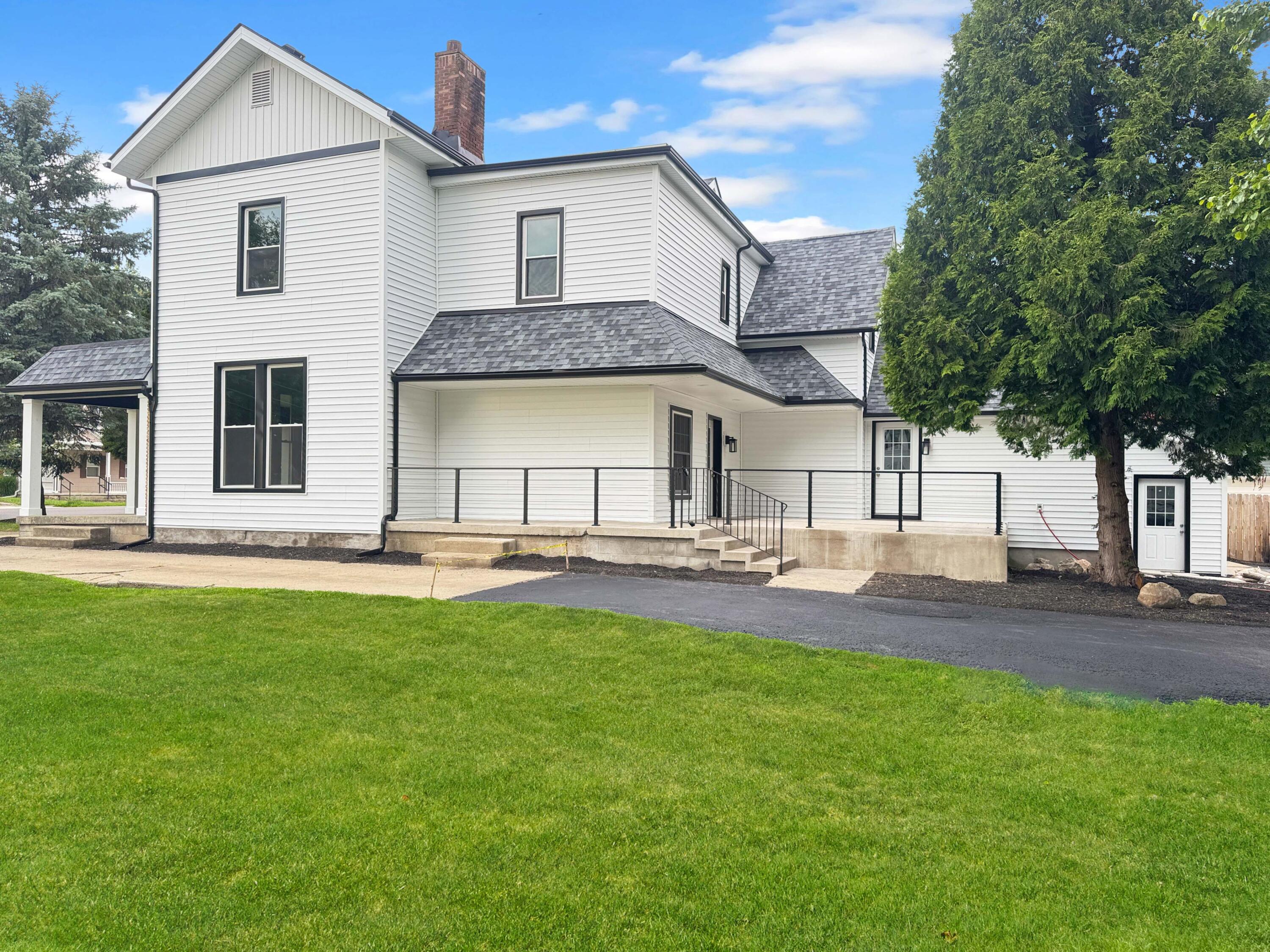 218 Main, Mechanicsburg, Ohio 43044