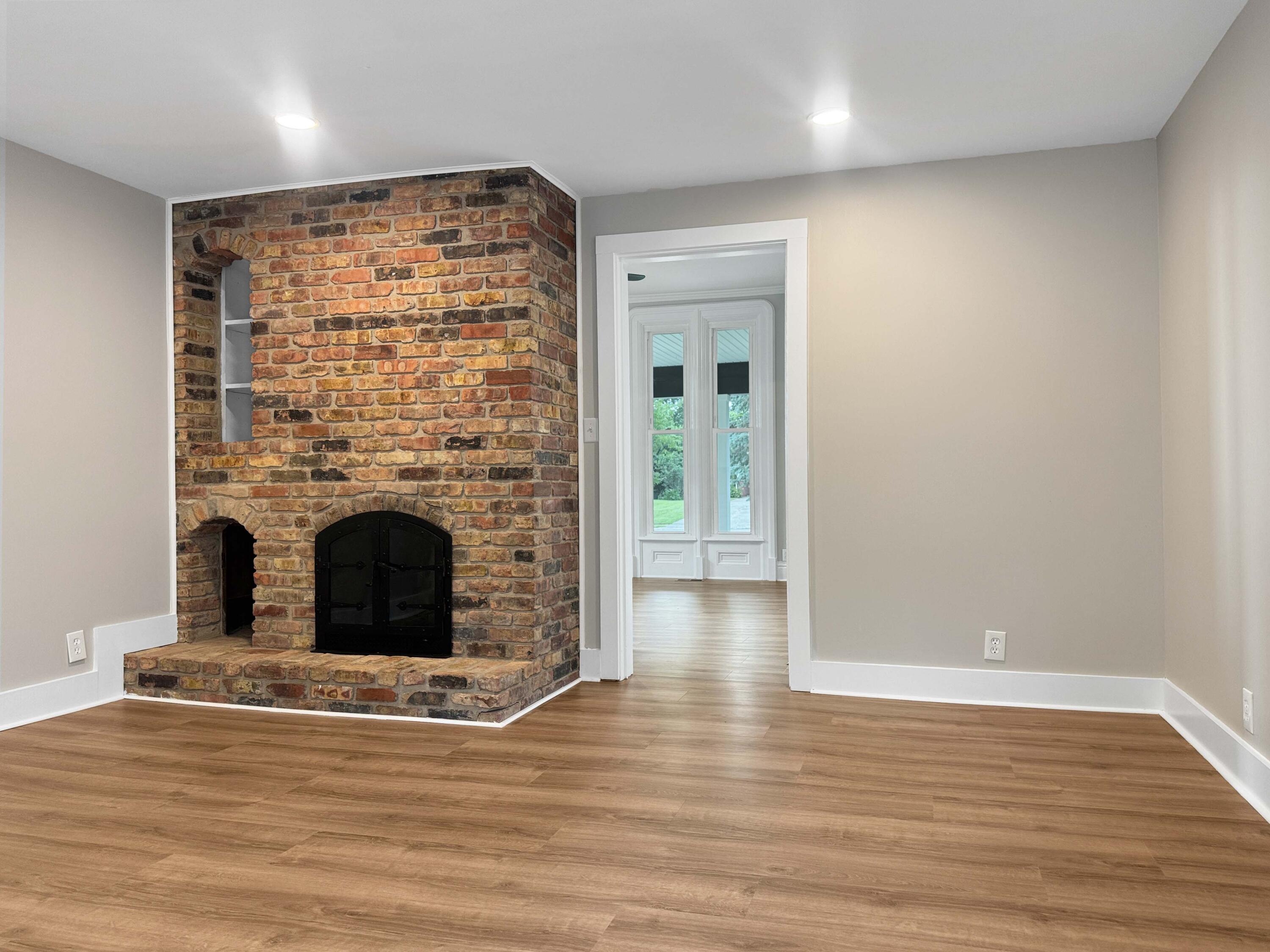 218 Main, Mechanicsburg, Ohio 43044