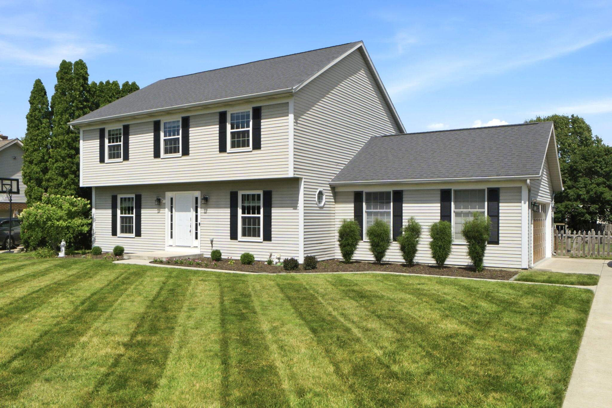 1825 Barnhart, Troy, Ohio 45373