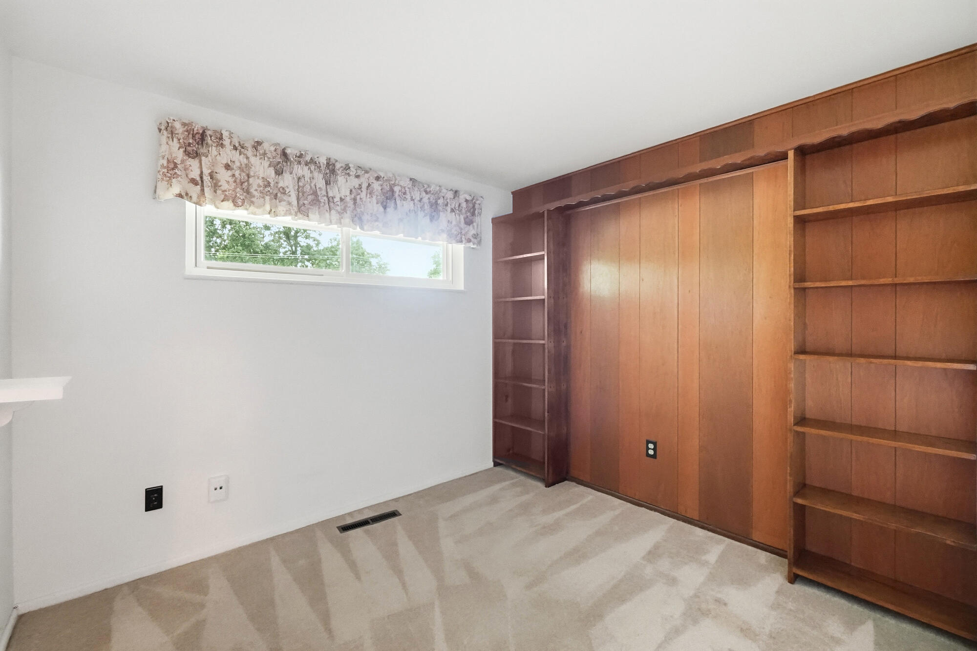 5349 Powell, Dayton, Ohio 45424