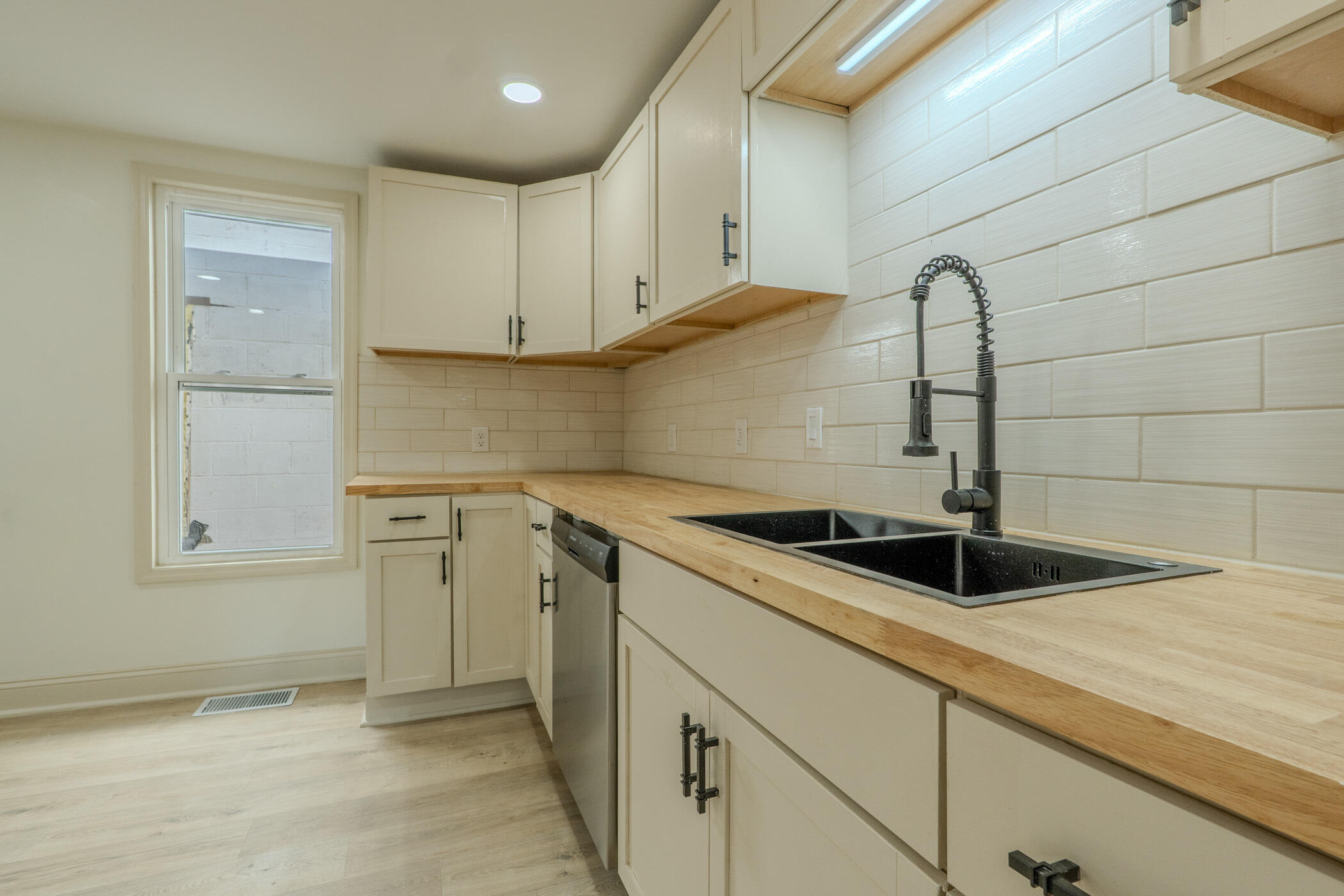 2149 Larch, Springfield, Ohio 45503