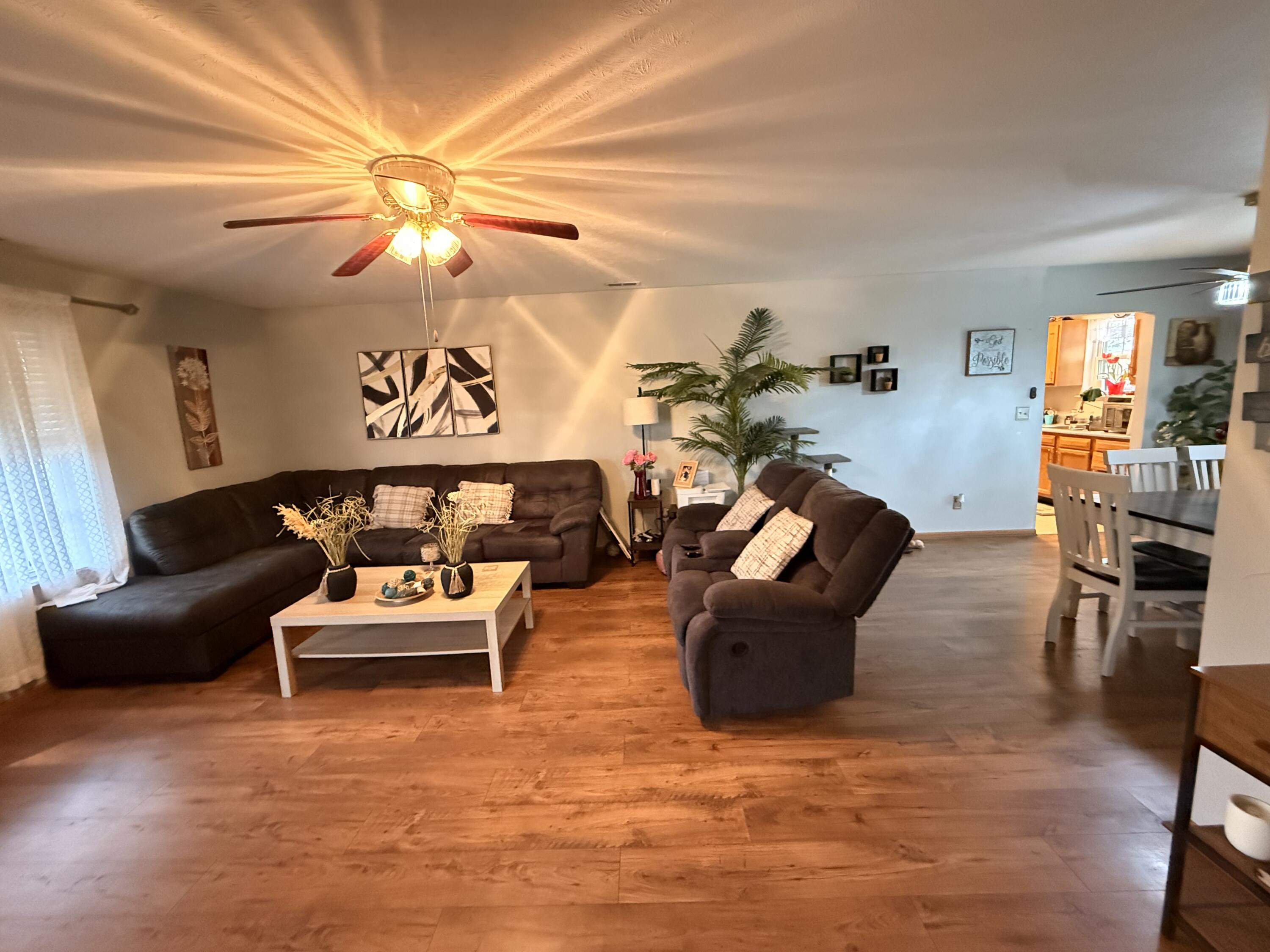 1517 hawke, Bellefontaine, Ohio 43311