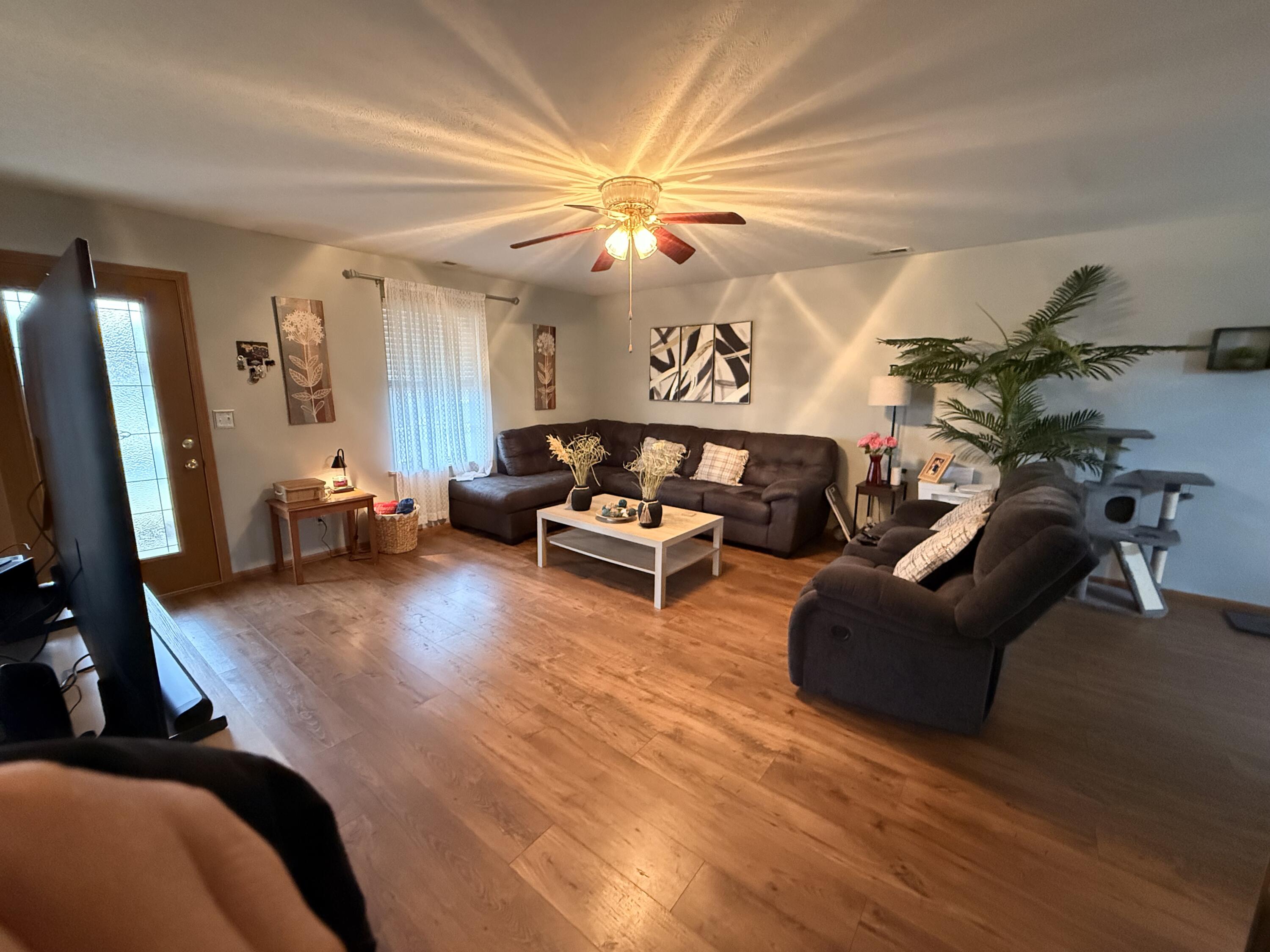 1517 hawke, Bellefontaine, Ohio 43311