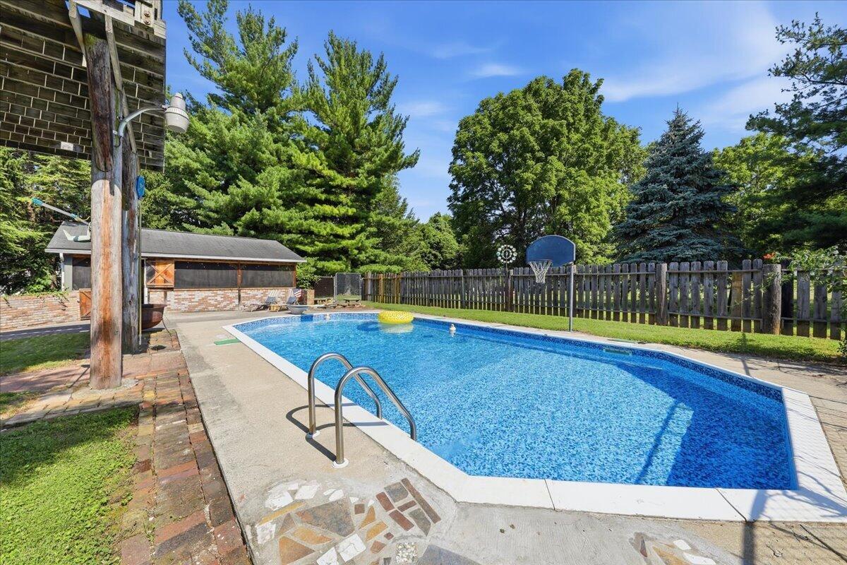 2955 Mechanicsburg, Springfield, Ohio 45503