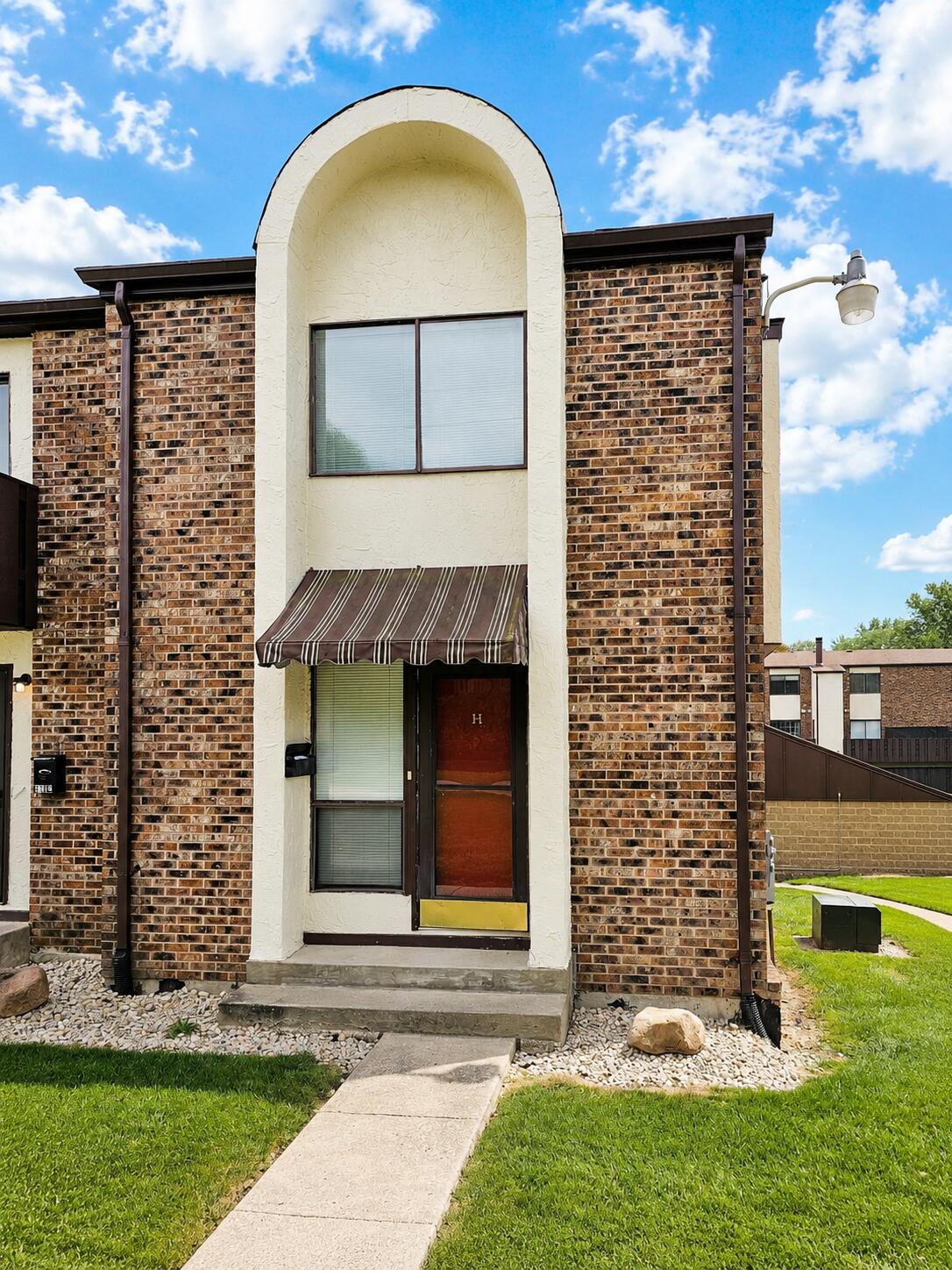 Villa, Springfield, Ohio 45503