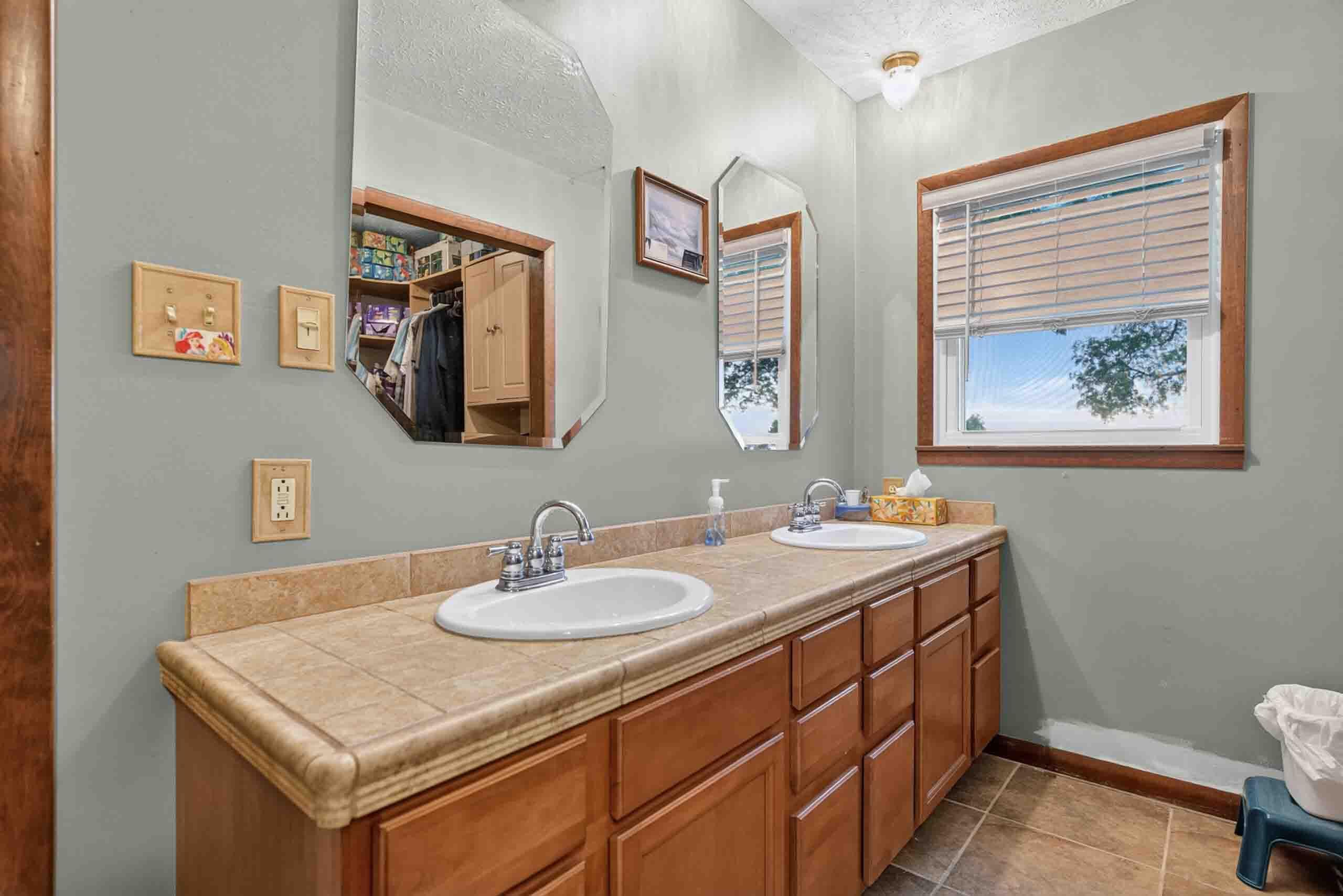 18477 Linker, Jackson Center, Ohio 45334