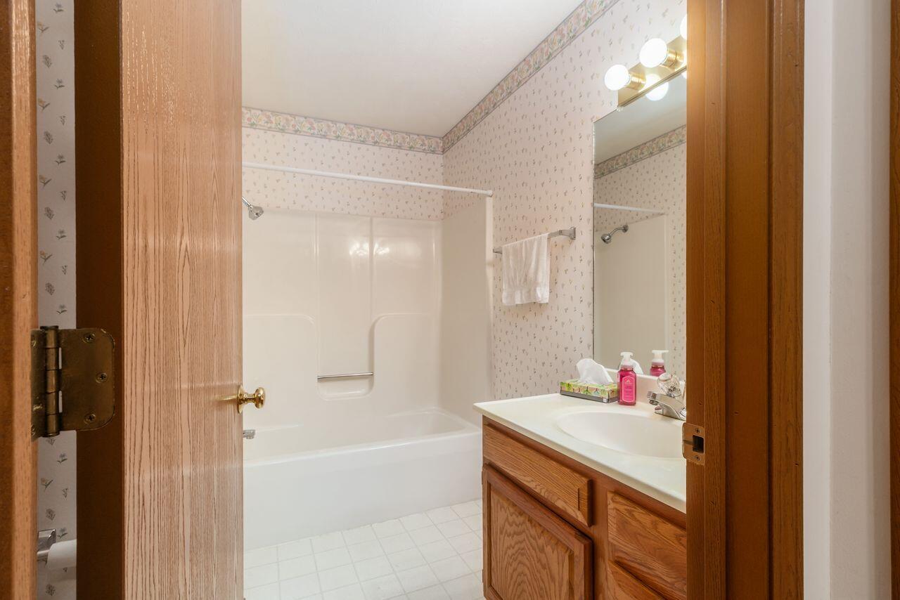 1146 Old Farm, Springfield, Ohio 45503