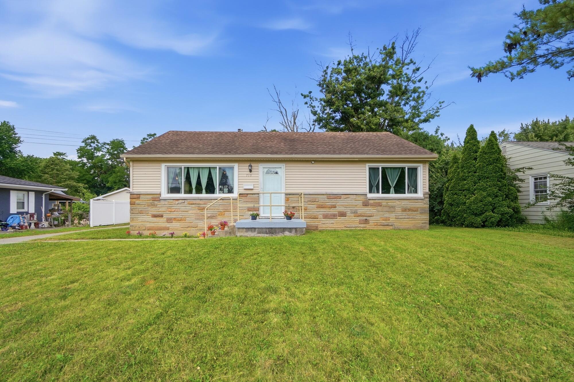 719 Lawnview, Springfield, Ohio 45505