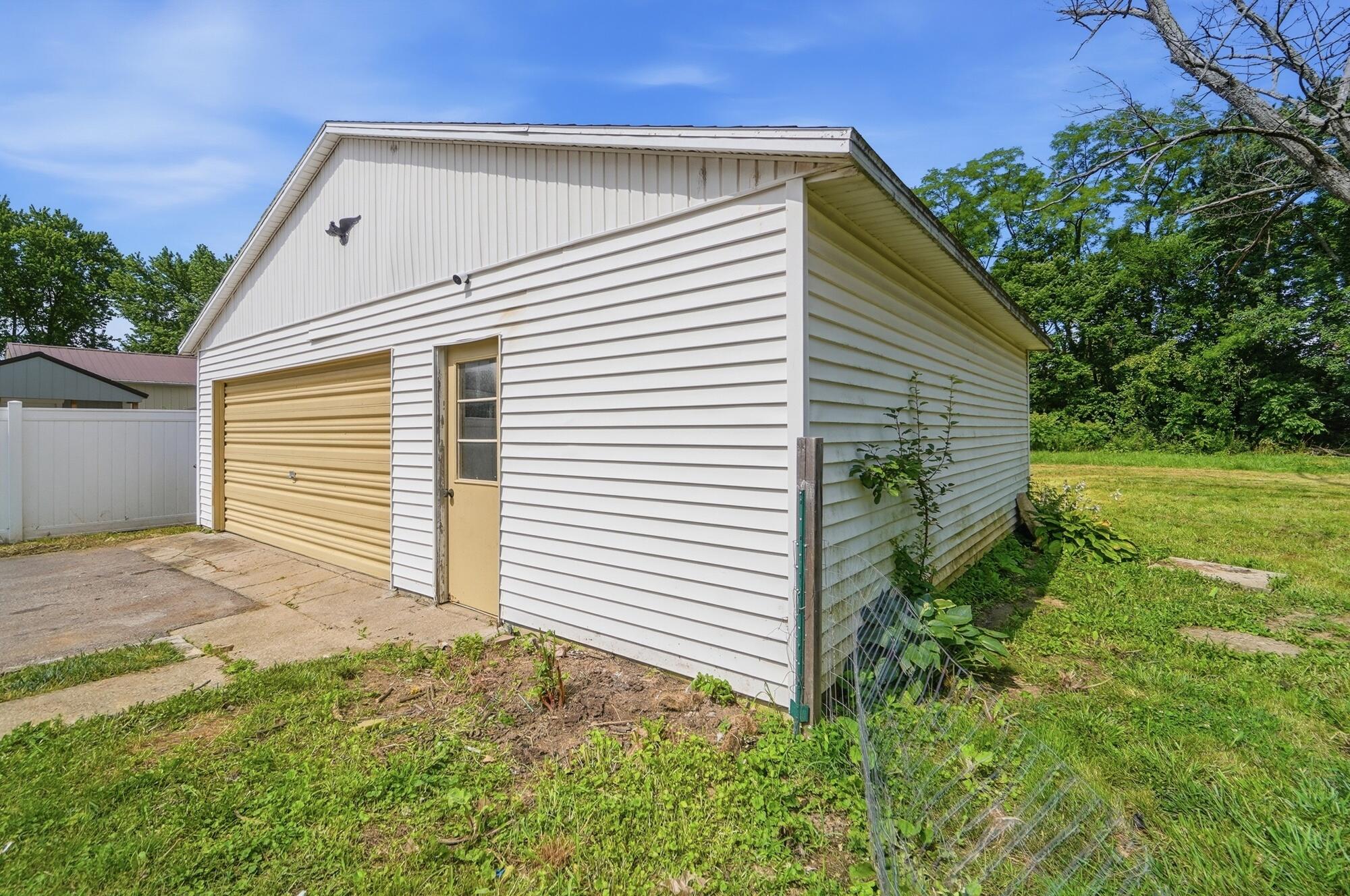 719 Lawnview, Springfield, Ohio 45505