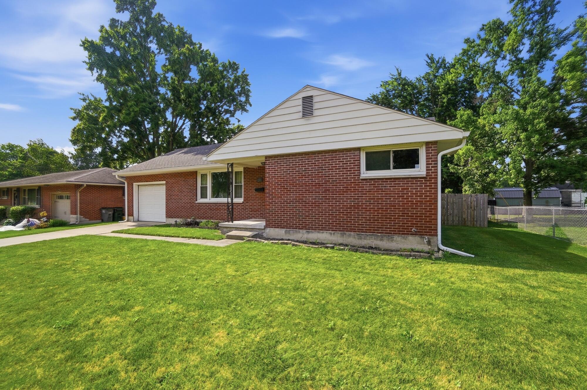1380 Chelsea, Troy, Ohio 45373