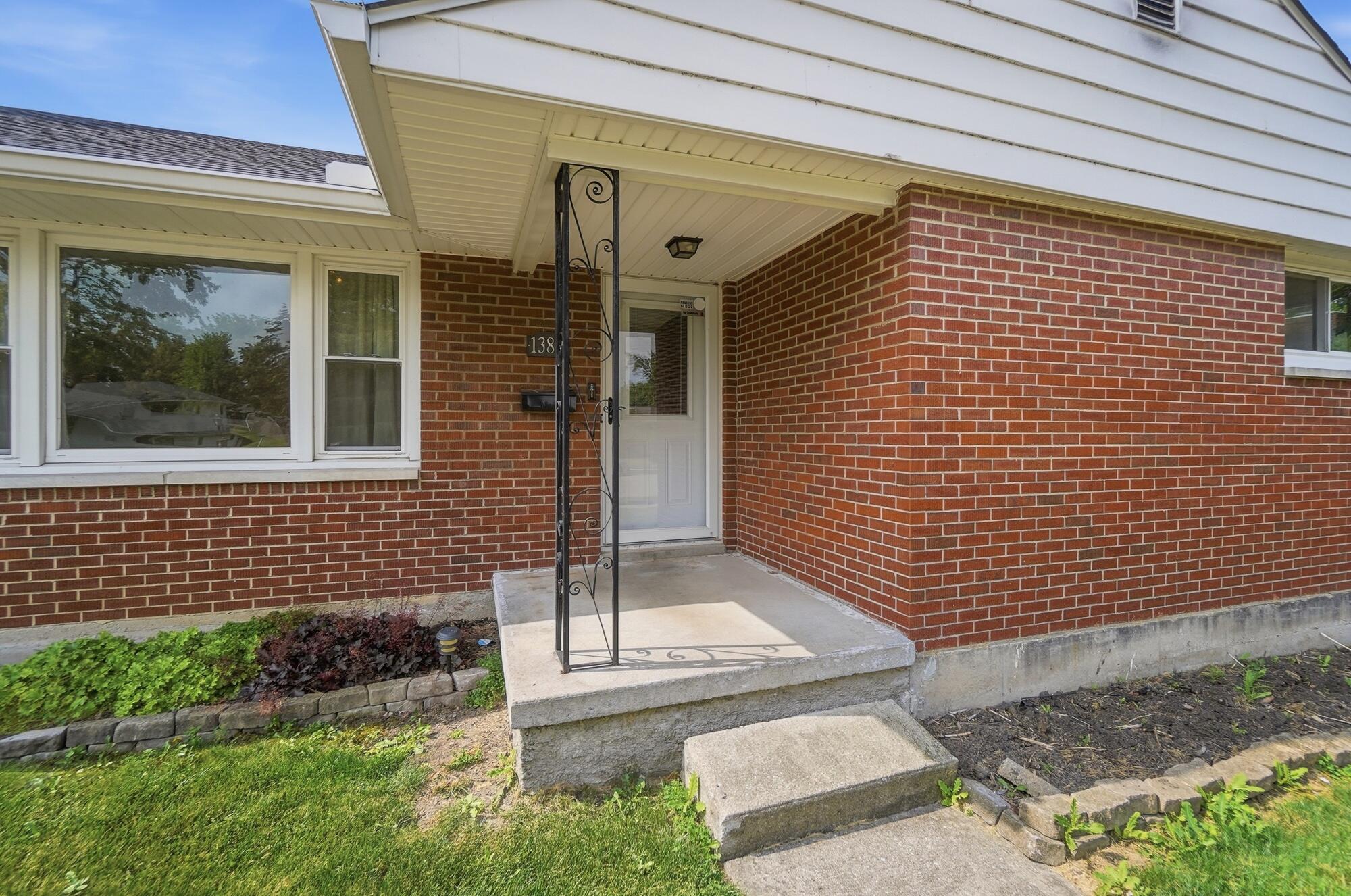 1380 Chelsea, Troy, Ohio 45373