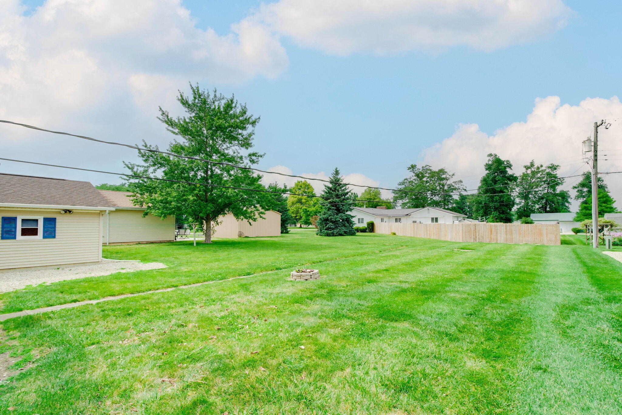 711 Columbia, Rockford, Ohio 45882