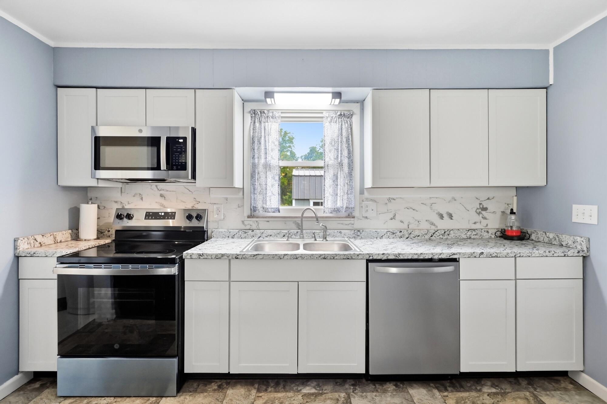 2941 Sun Valley, Springfield, Ohio 45505