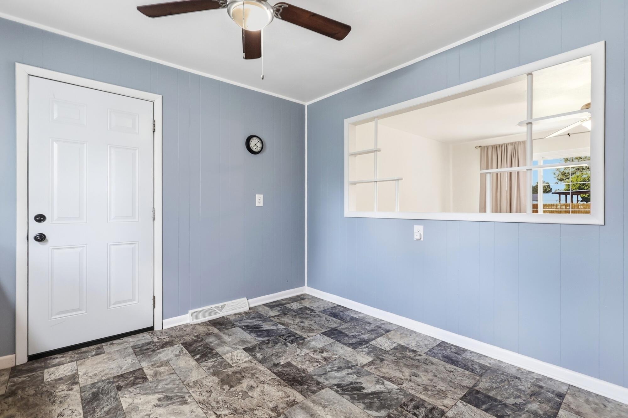 2941 Sun Valley, Springfield, Ohio 45505