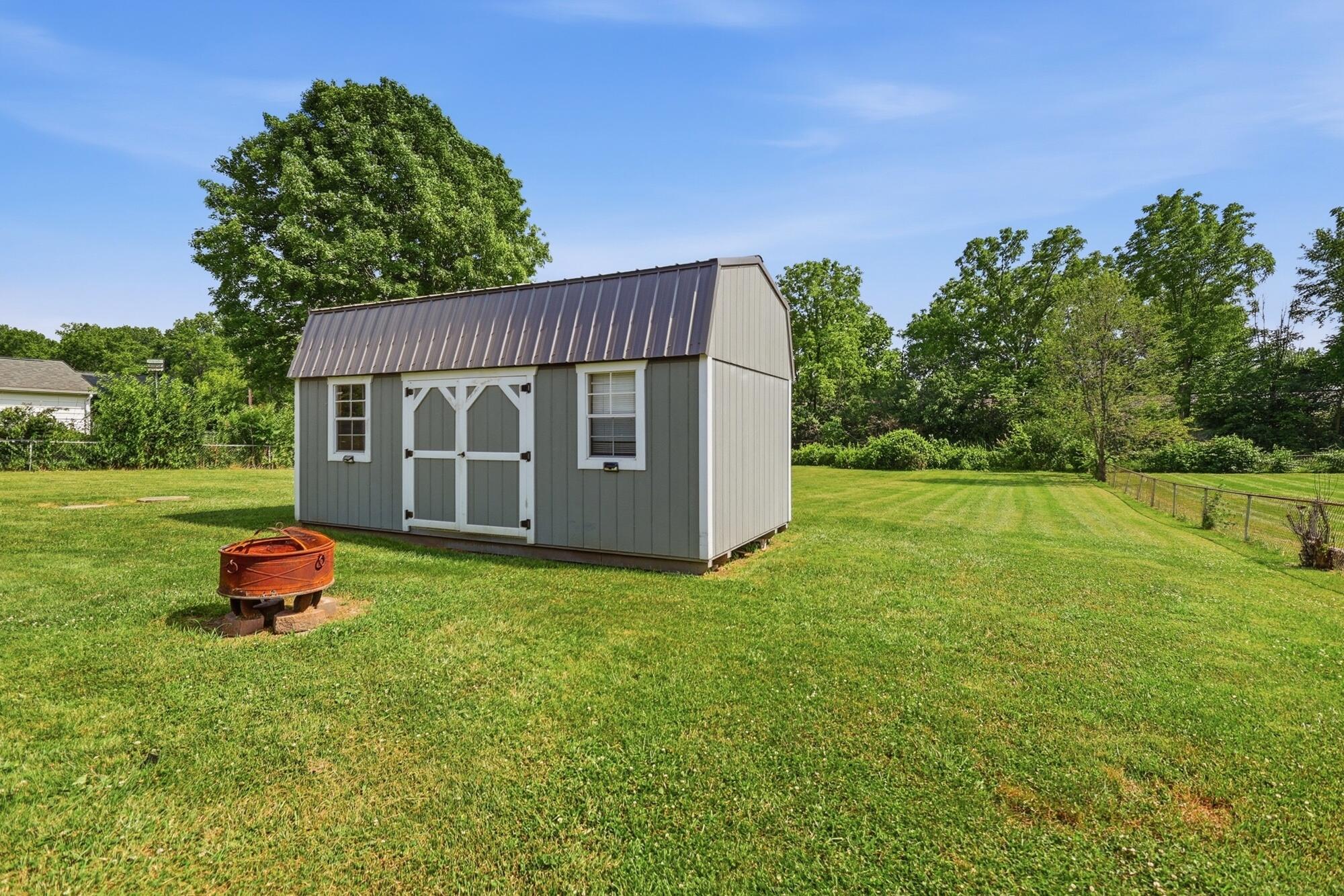 2941 Sun Valley, Springfield, Ohio 45505