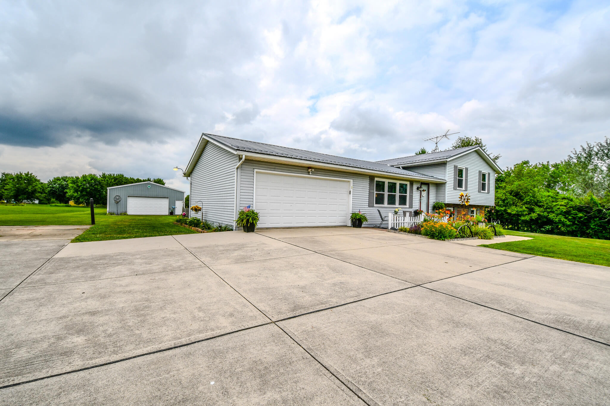 13493 Old Troy, Saint Paris, Ohio 43072